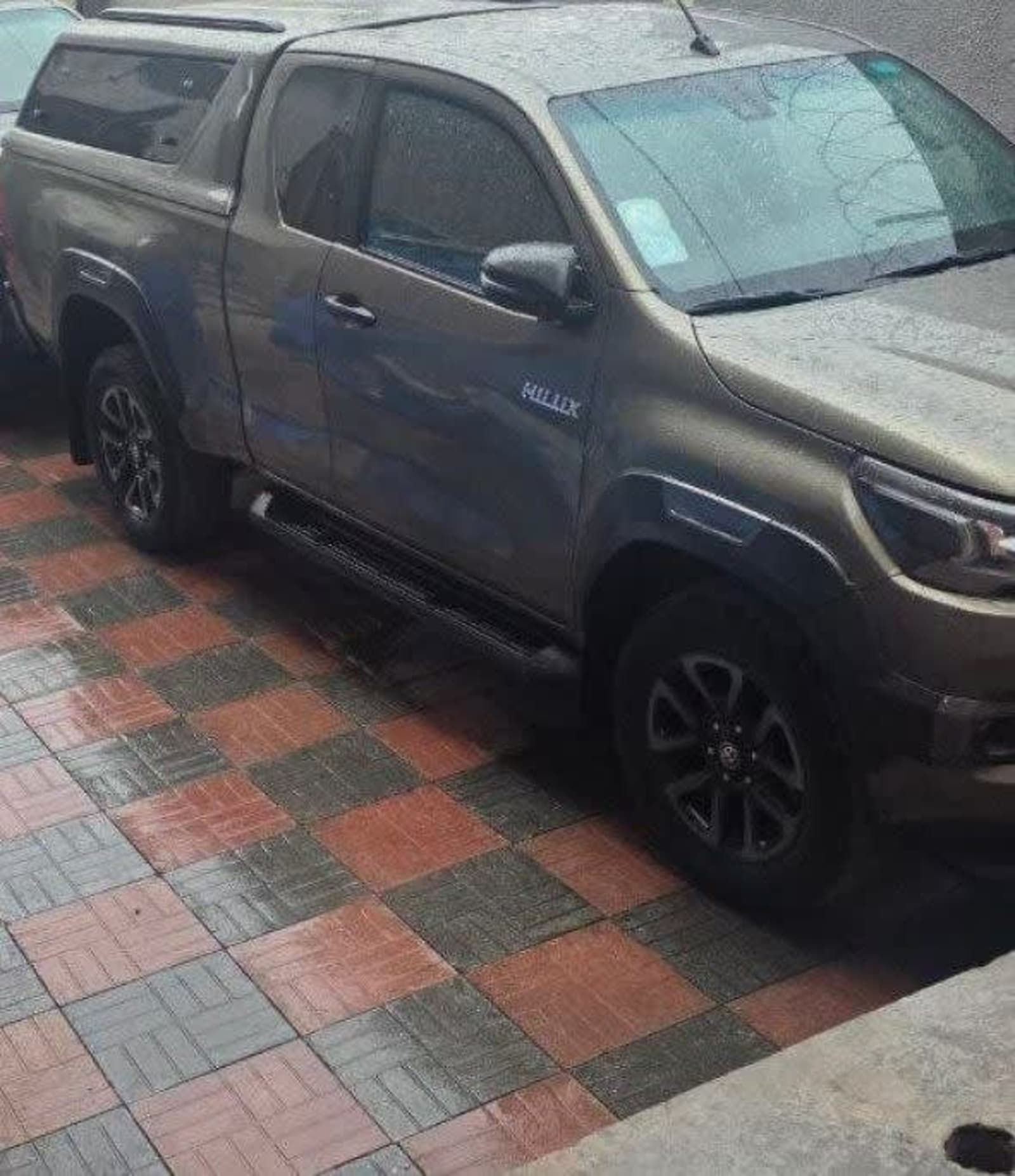 2021 Toyota Hilux Invincible X-Cab — photo 3