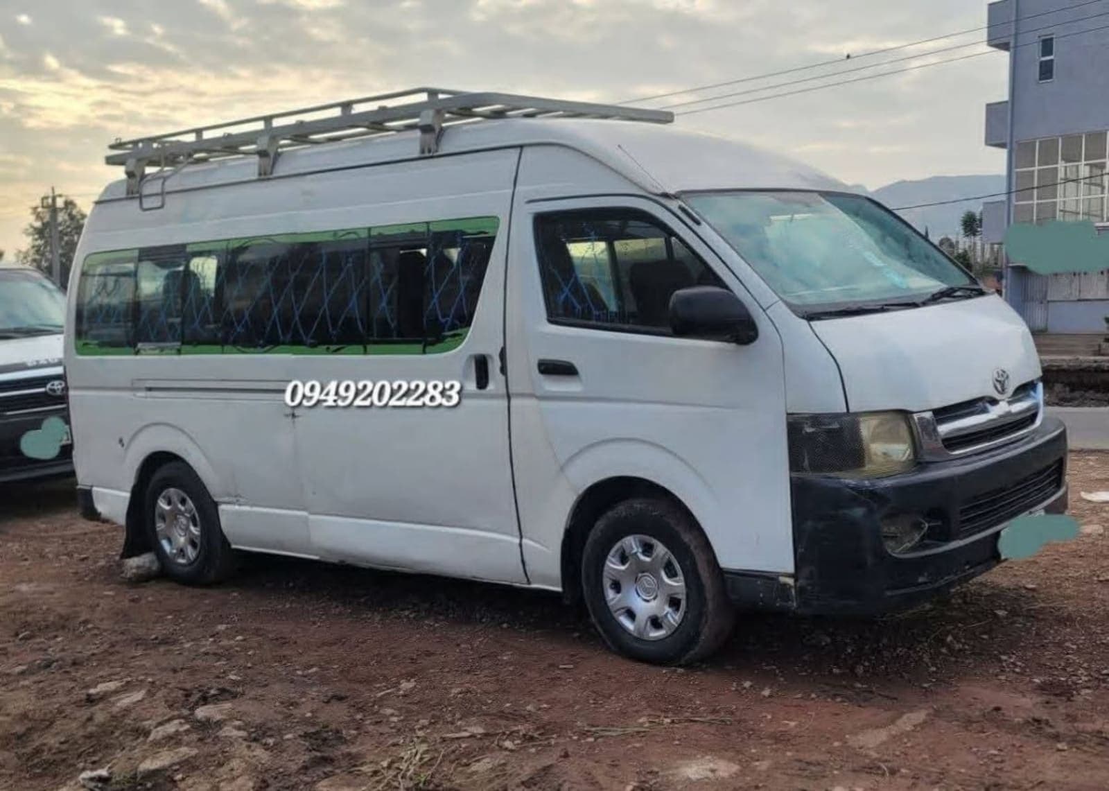 2013 Toyota Isuzu — photo 2