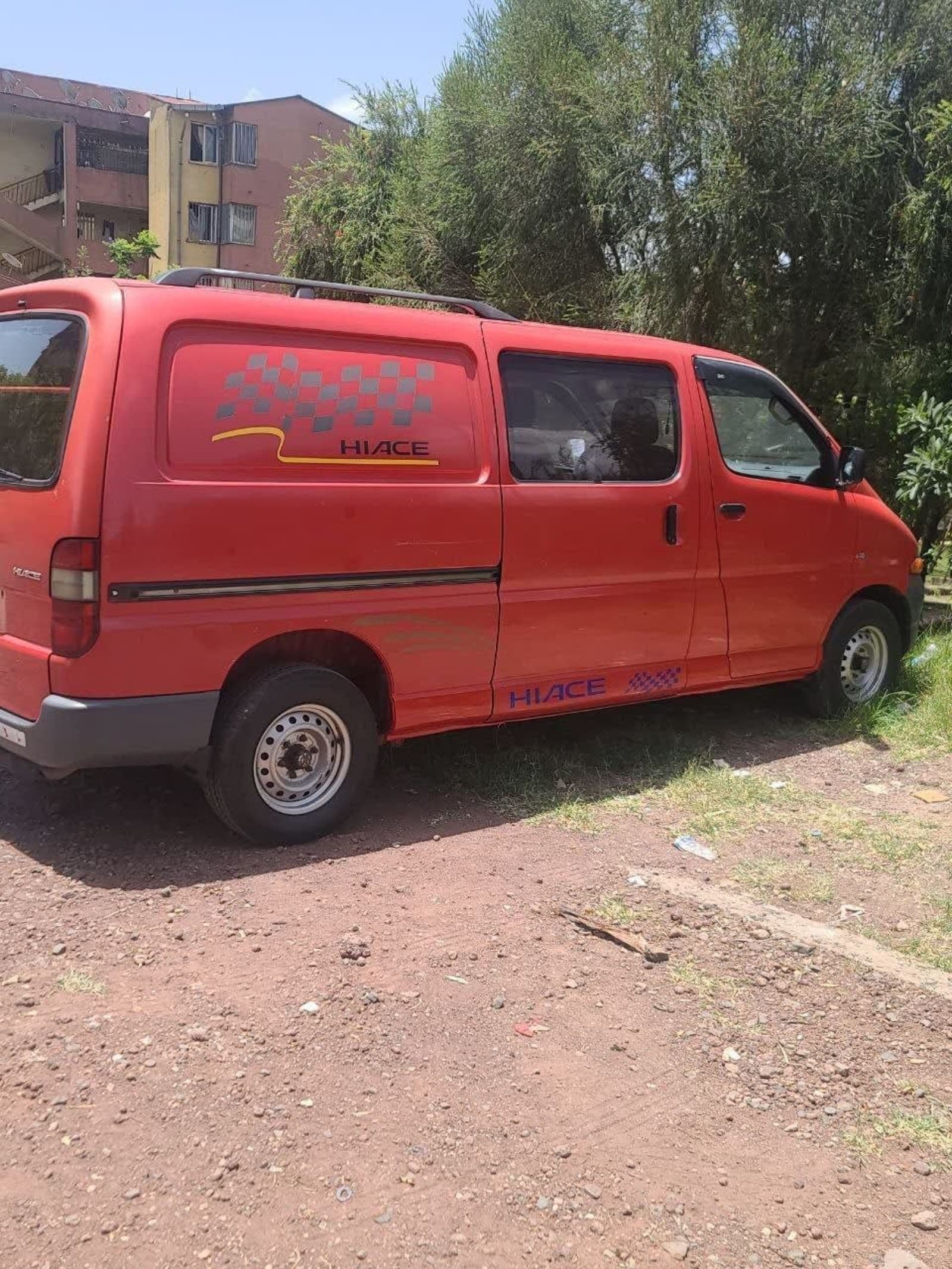 2006 Toyota Hiace — photo 3