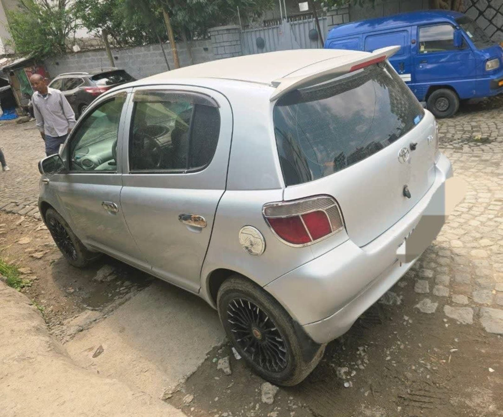2001 Toyota Vitz — photo 4