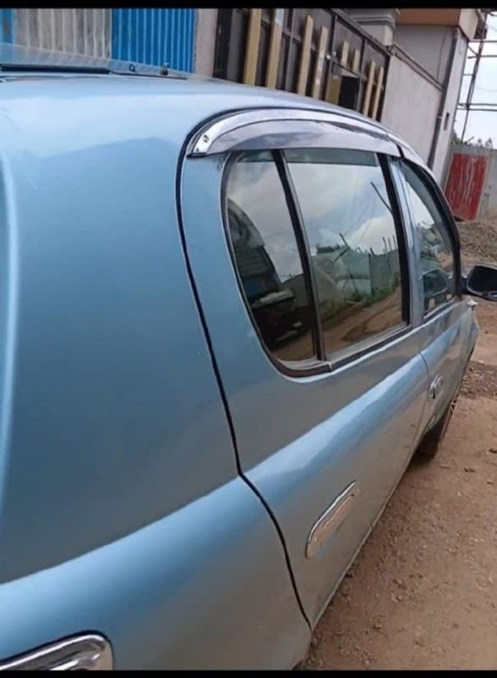 2002 Toyota Vitz — photo 3