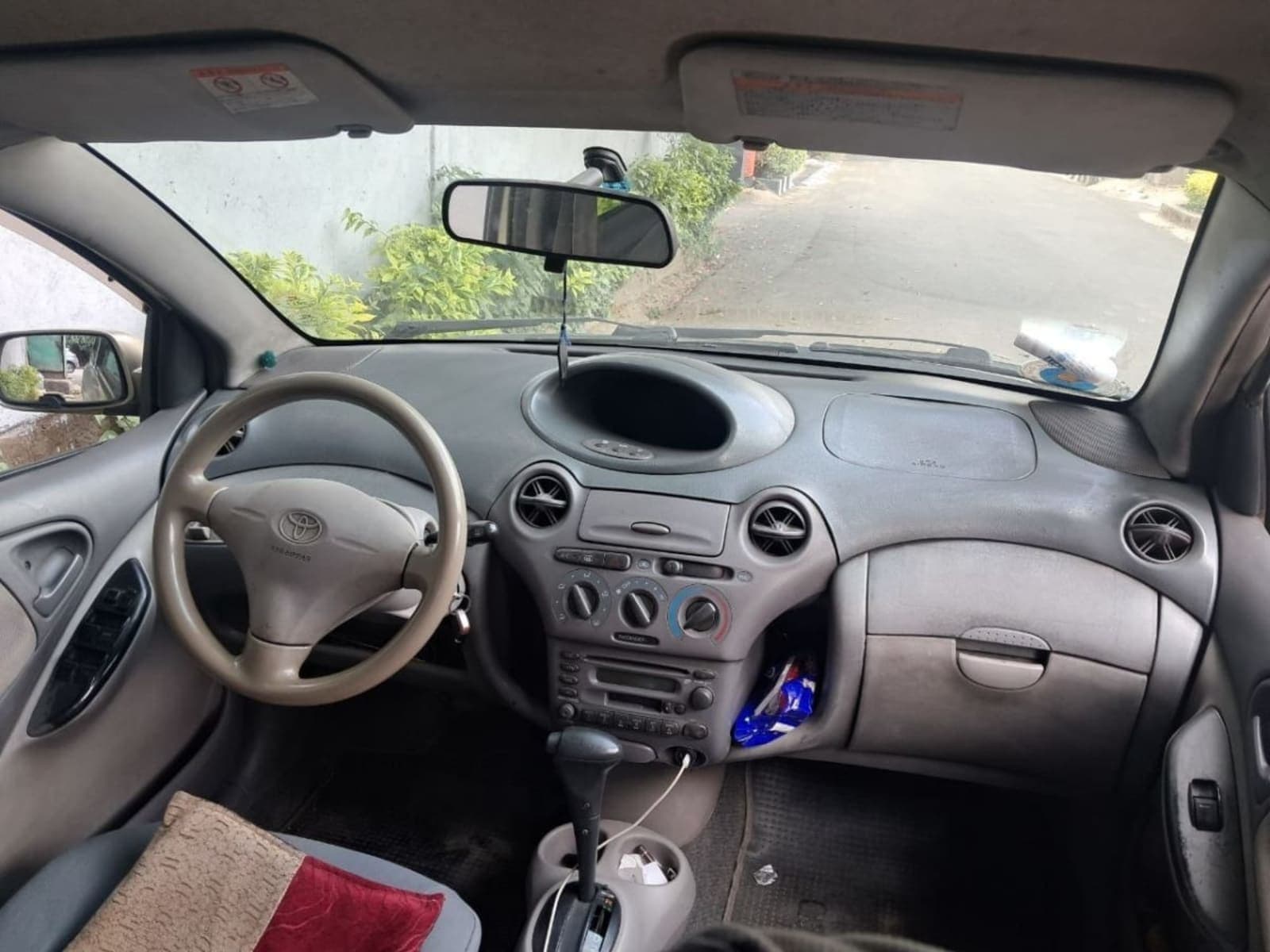 2001 Toyota Pltez