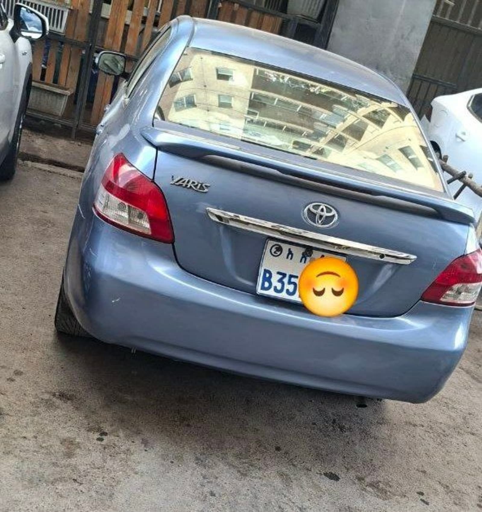 2010 Toyota Yaris Belta — photo 2