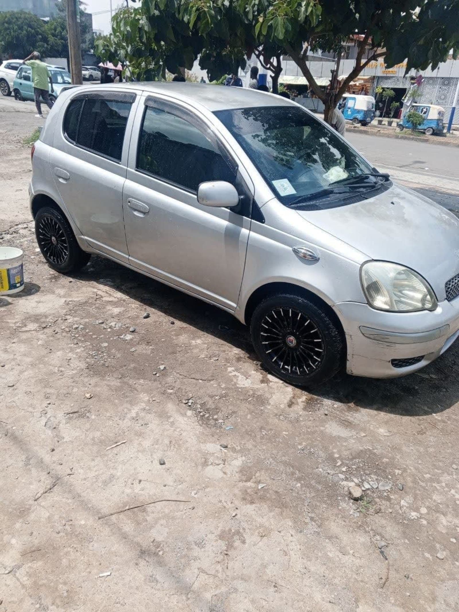2004 Toyota Vitz — photo 7