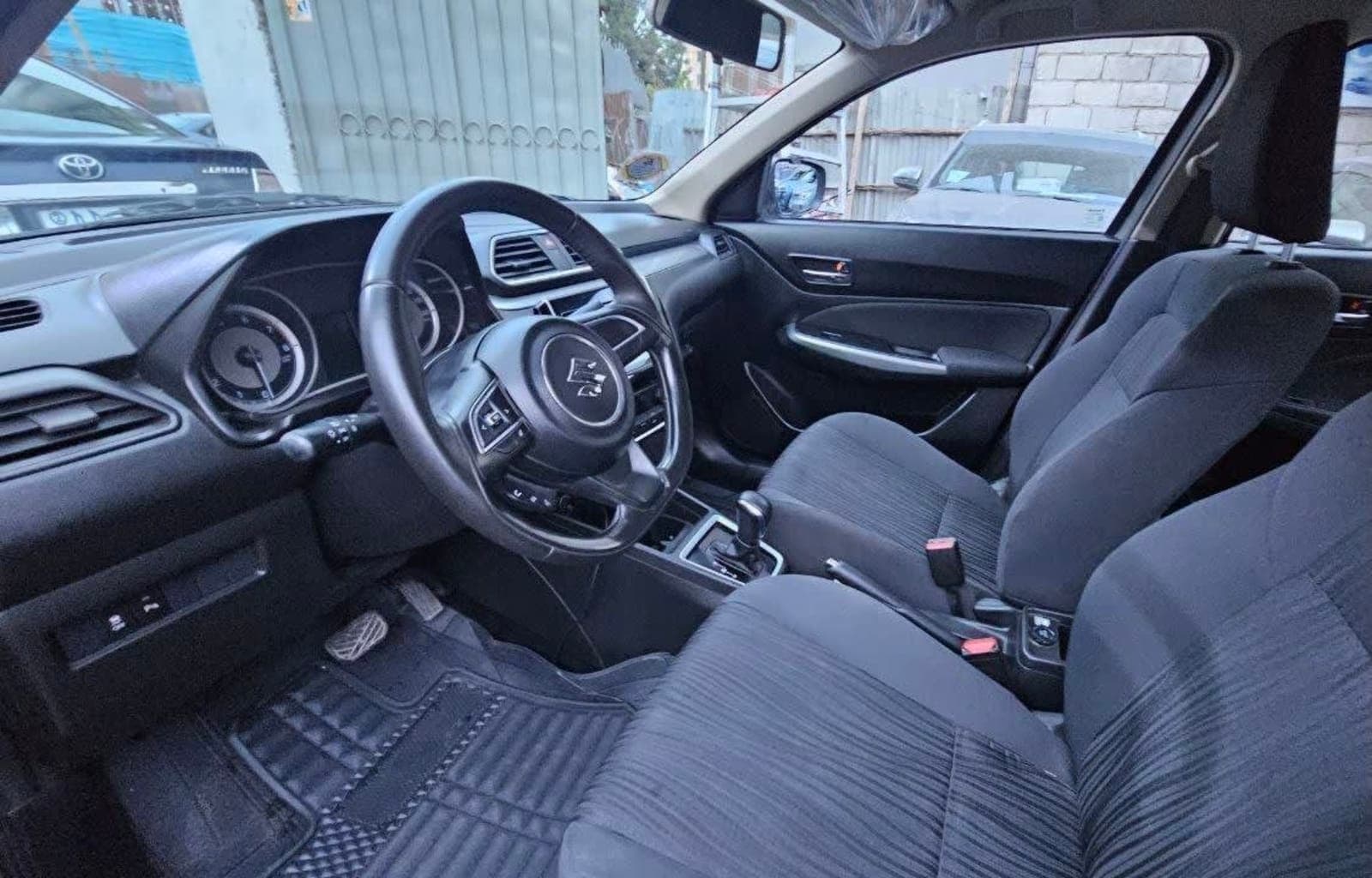 2020 Suzuki Swift — photo 3