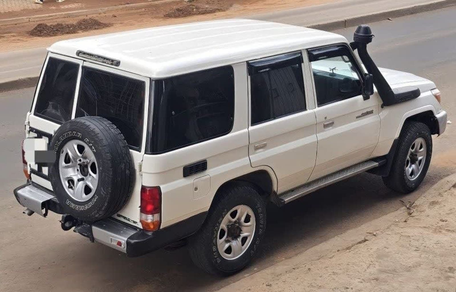 2012 Toyota LandCruiser Mark II — photo 3