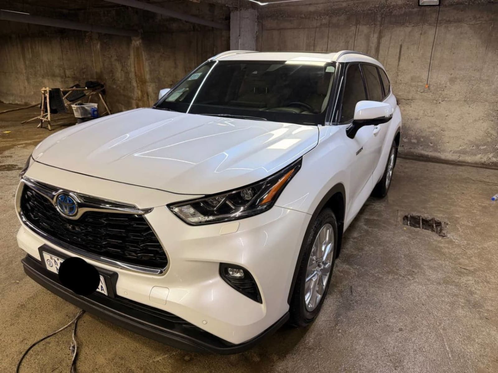 2024 Toyota Highlander Hybrid Limited — photo 6