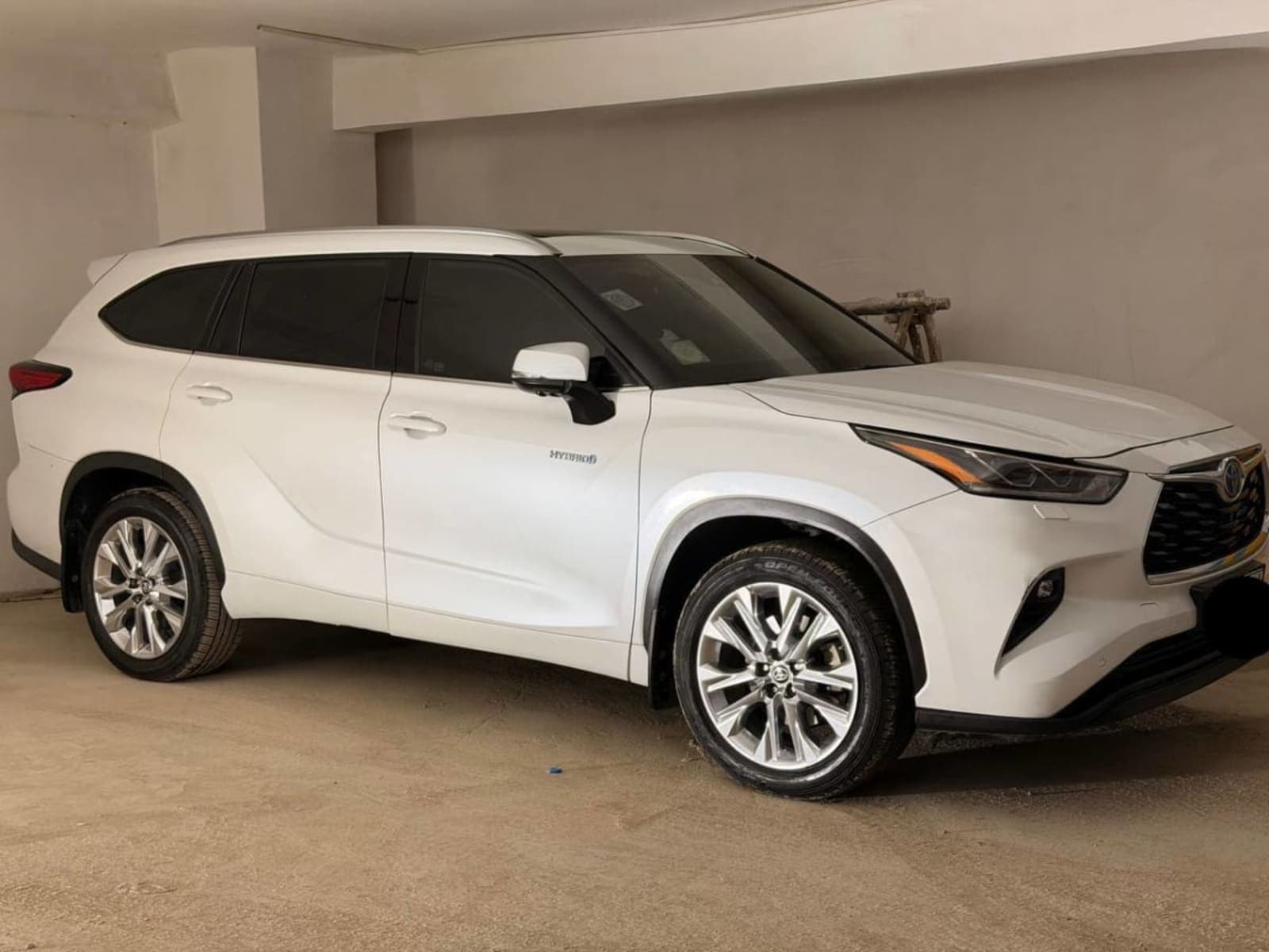 2024 Toyota Highlander Hybrid Limited — photo 7