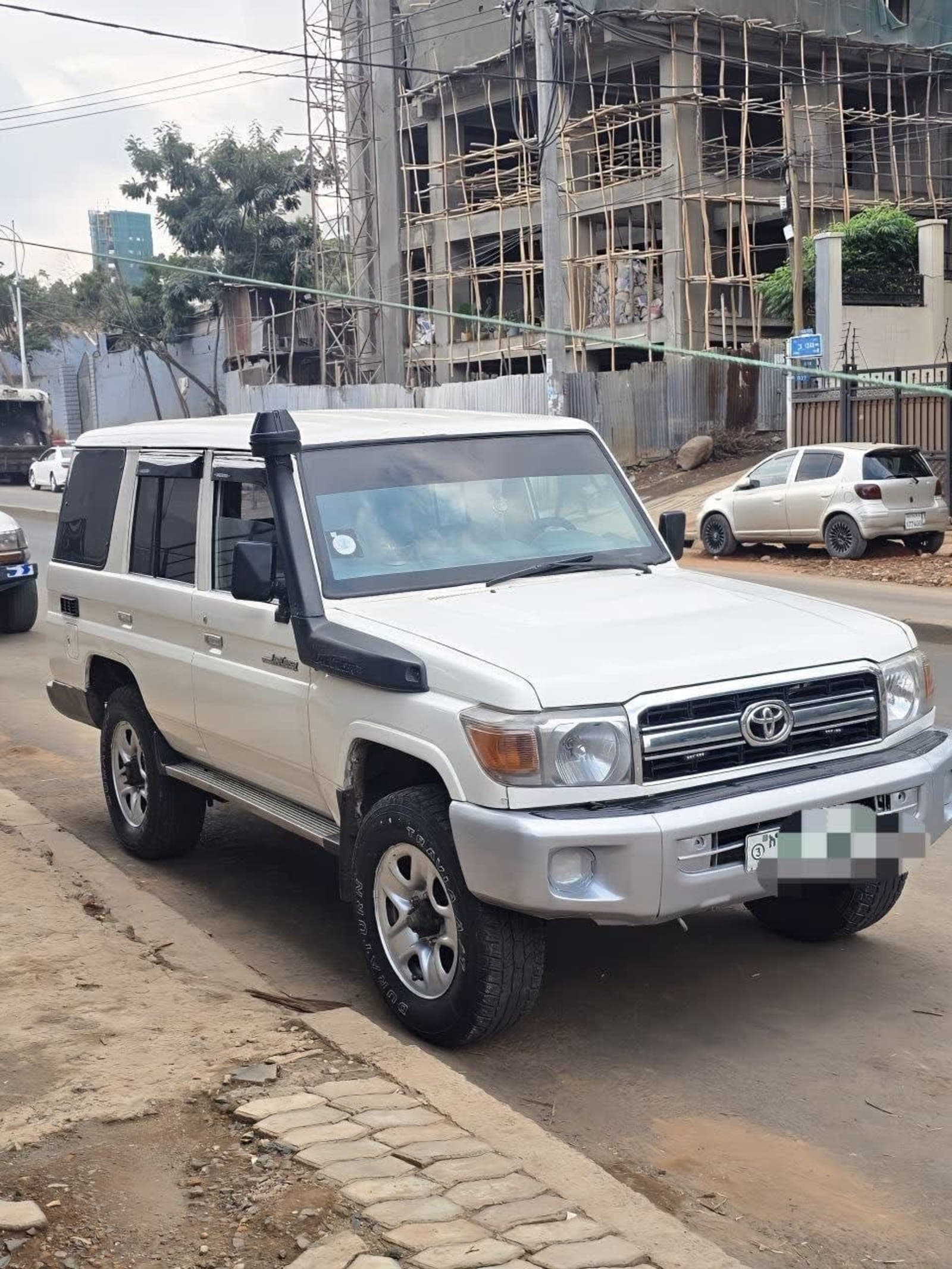 2012 Toyota LandCruiser Mark II — photo 2