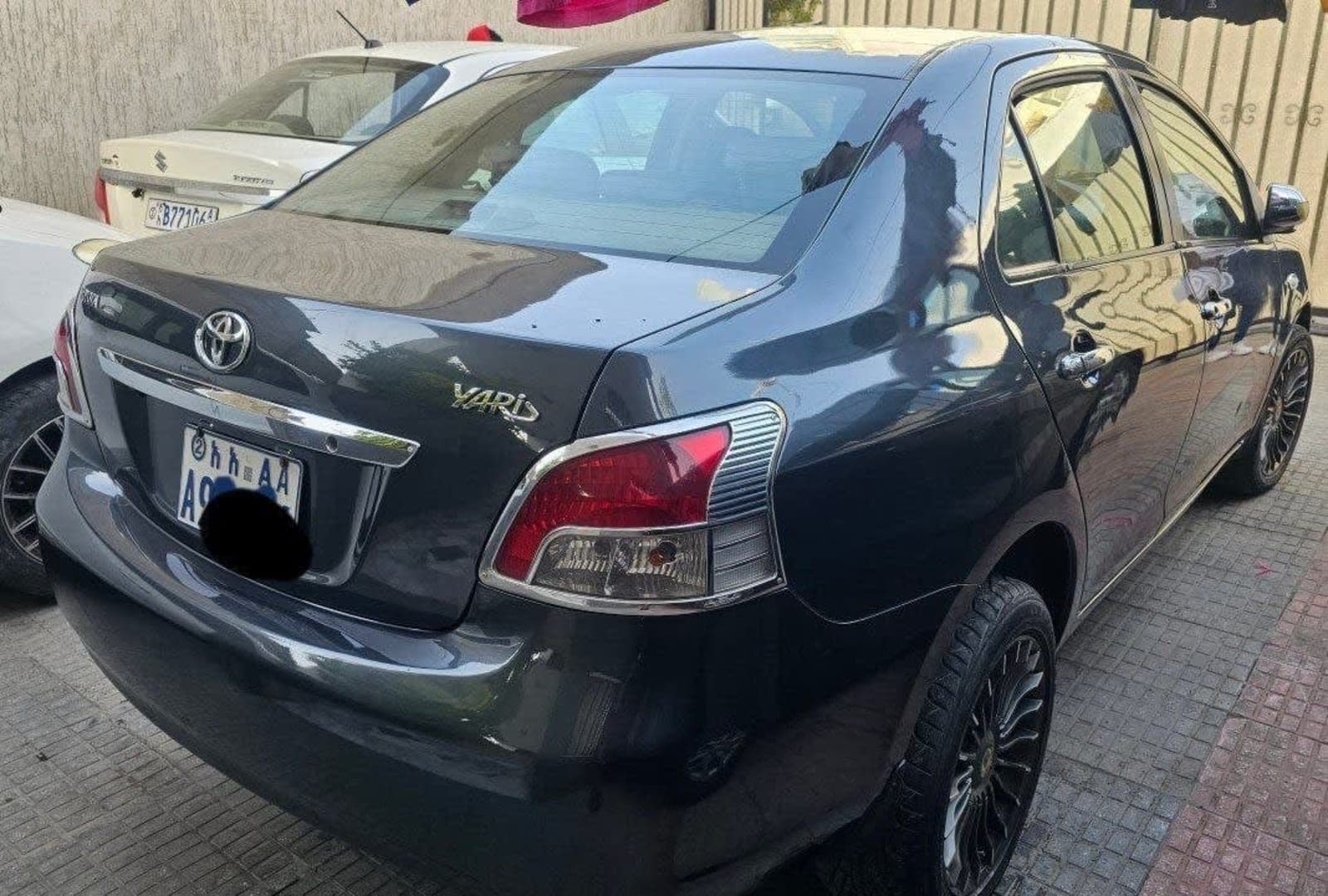 2008 Toyota Yaris Sedan — photo 2