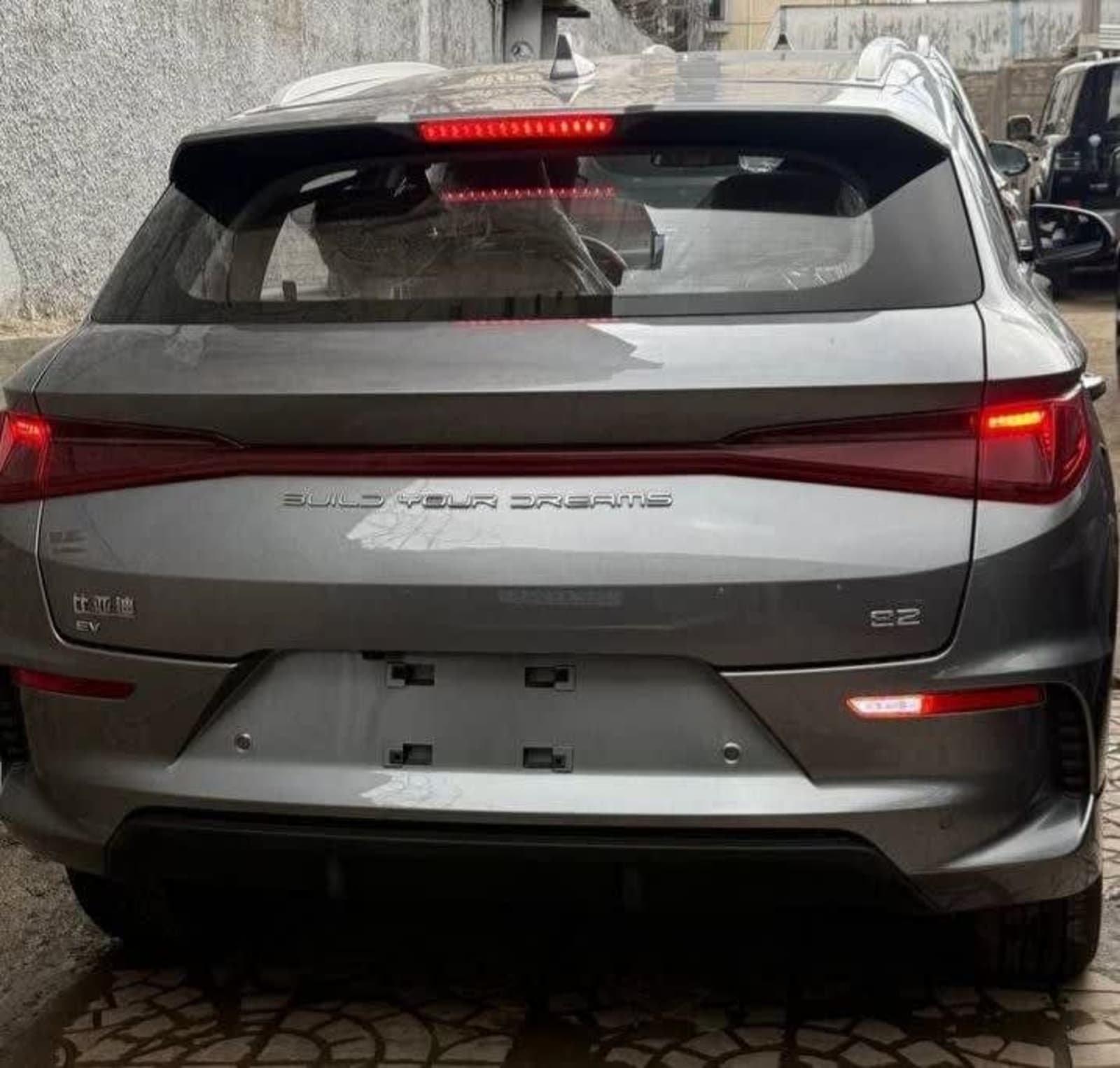 2025 BYD E2 — photo 3