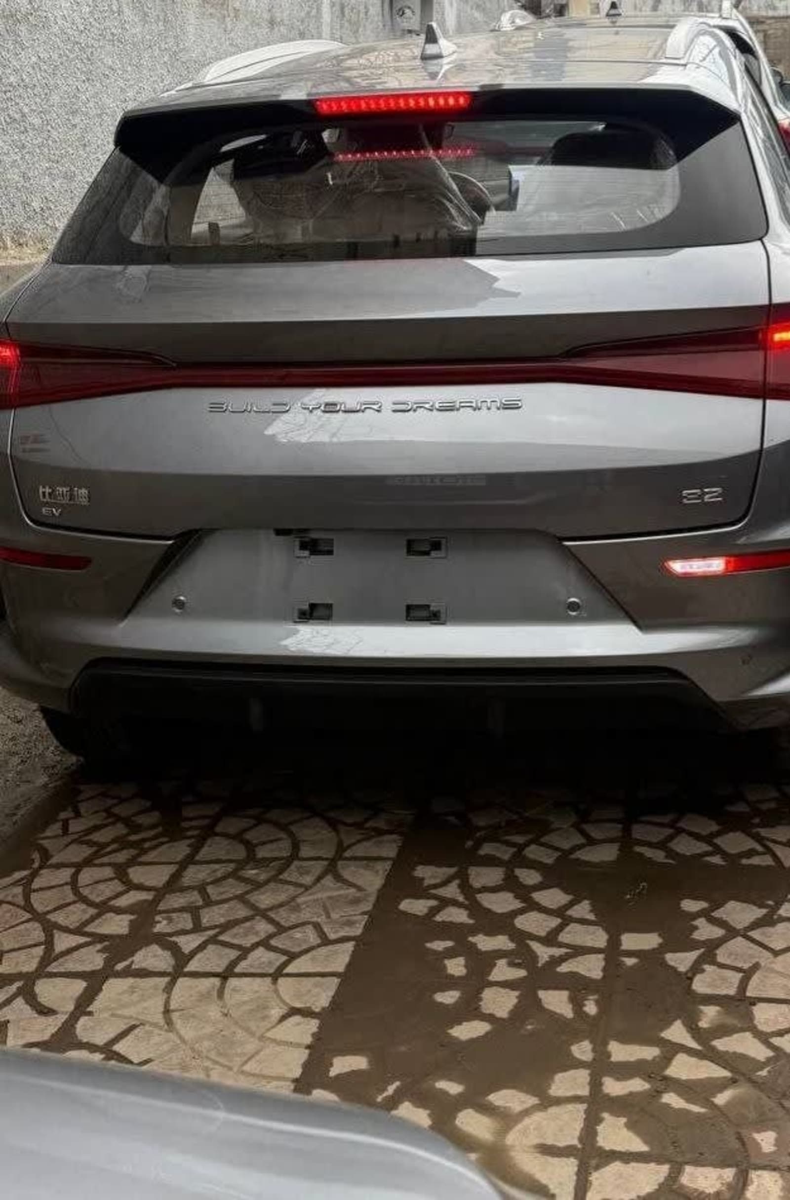 2025 BYD E2 — photo 6