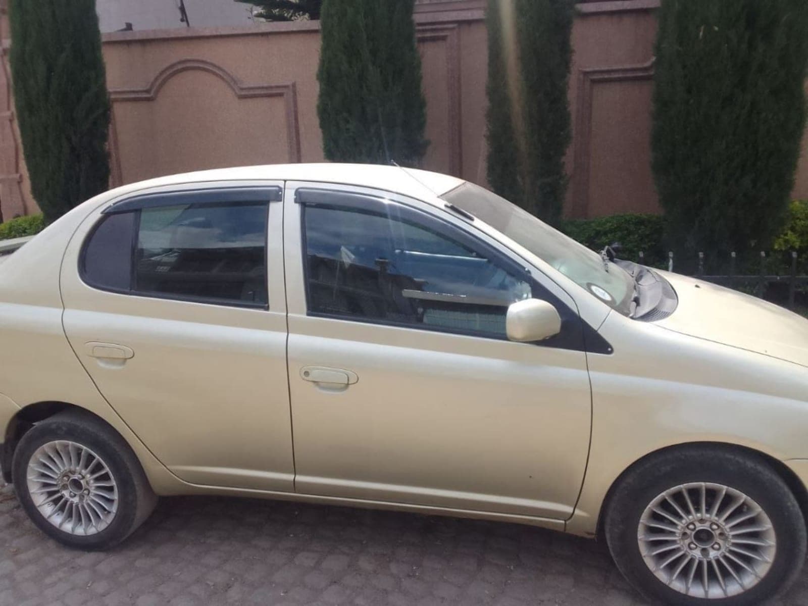 2001 Toyota Platz — photo 4