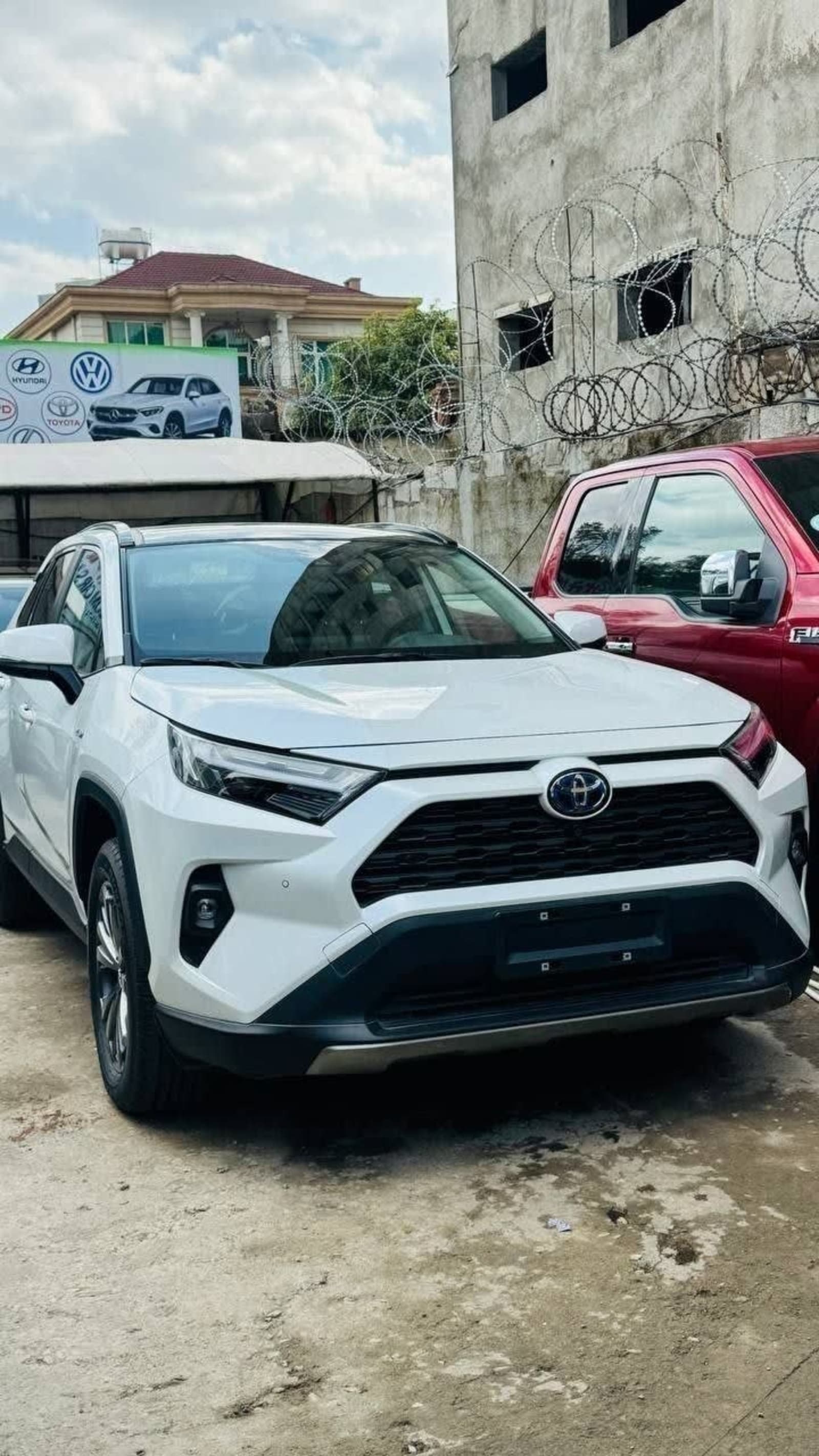 2024 Toyota RAV4 — photo 5