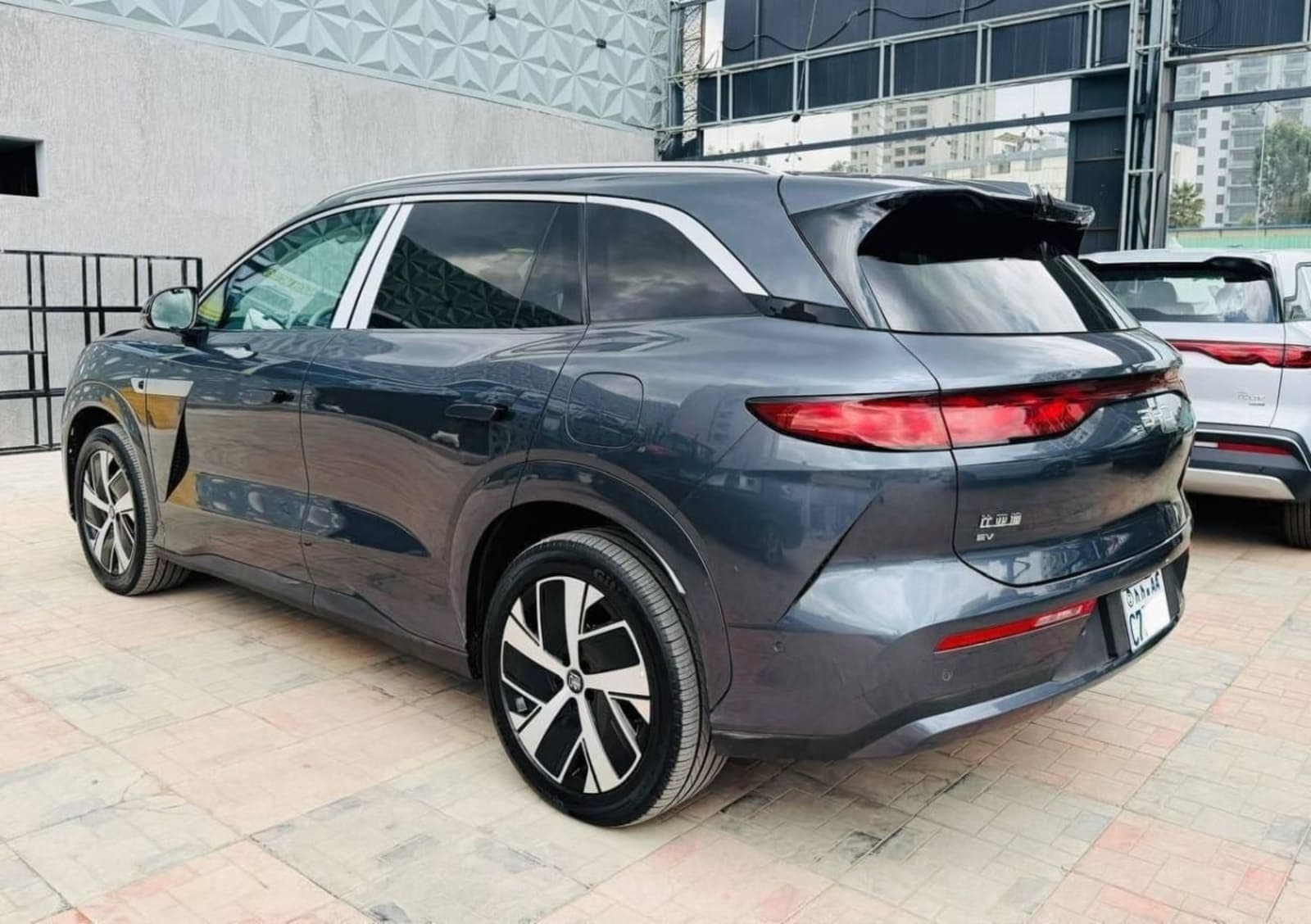 2025 BYD Tang L — photo 4