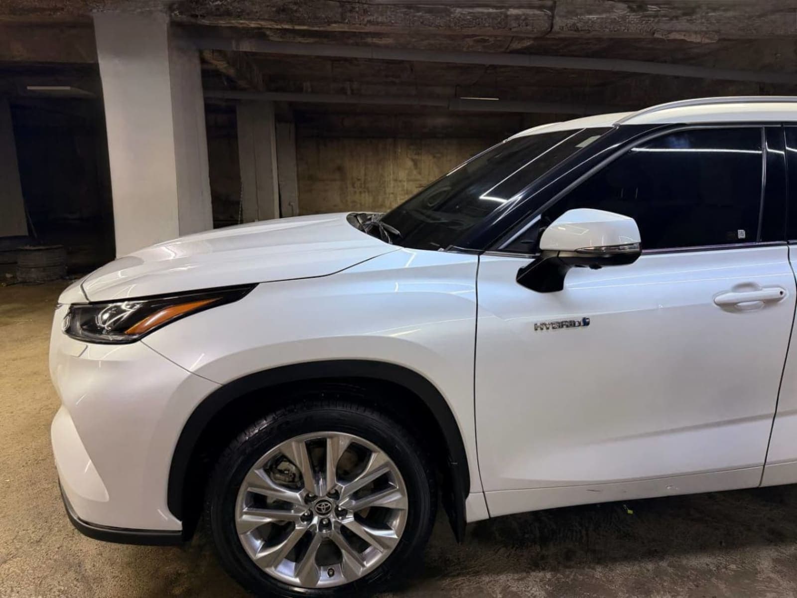 2024 Toyota Highlander Hybrid Limited — photo 3