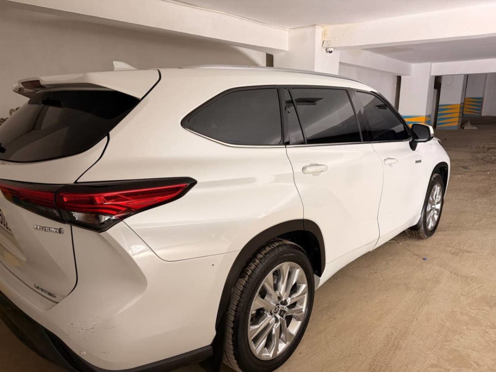 2024 Toyota Highlander Hybrid Limited — photo 4