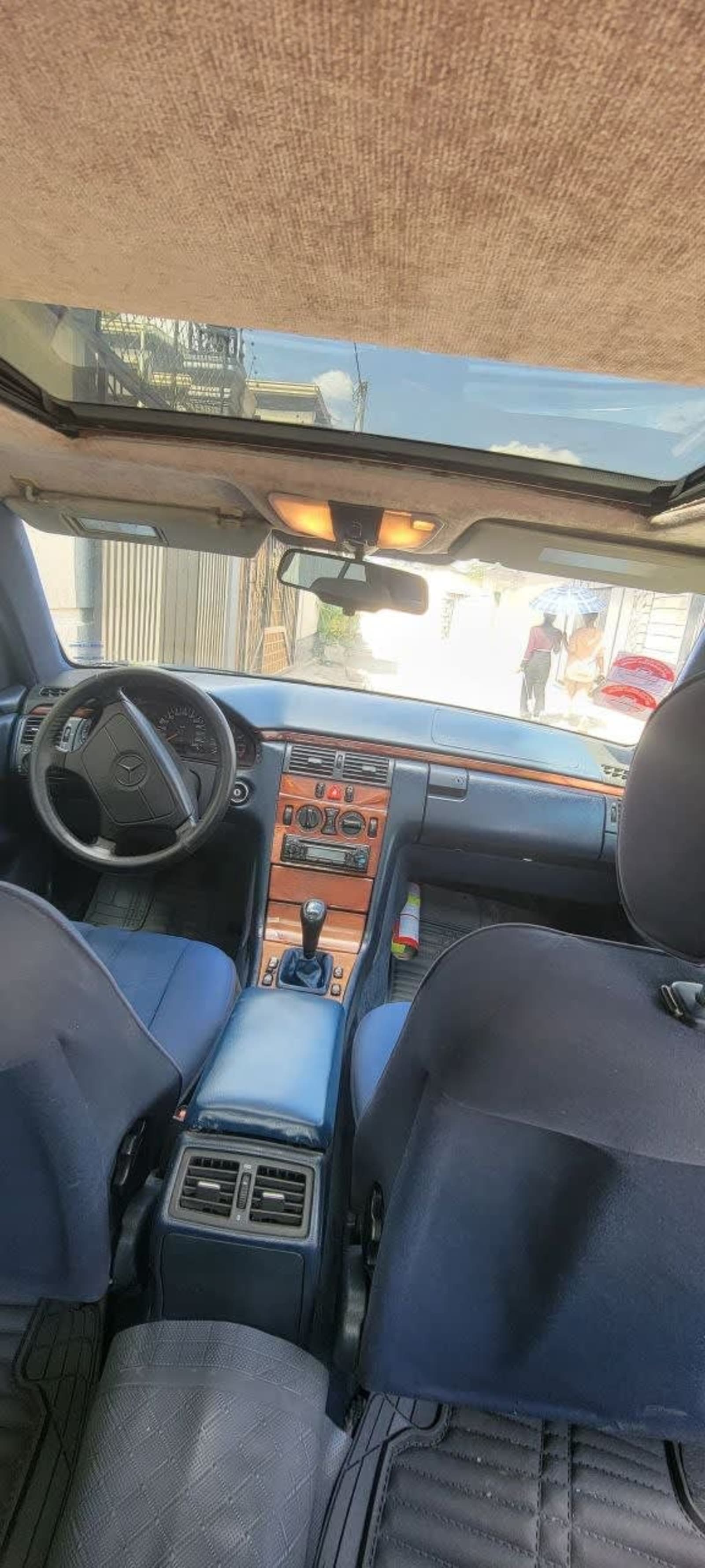 1997 MERCEDES Smiling — photo 6