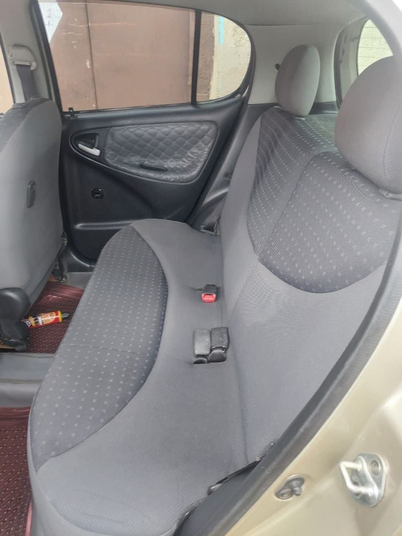 2004 Toyota Vitz — photo 3
