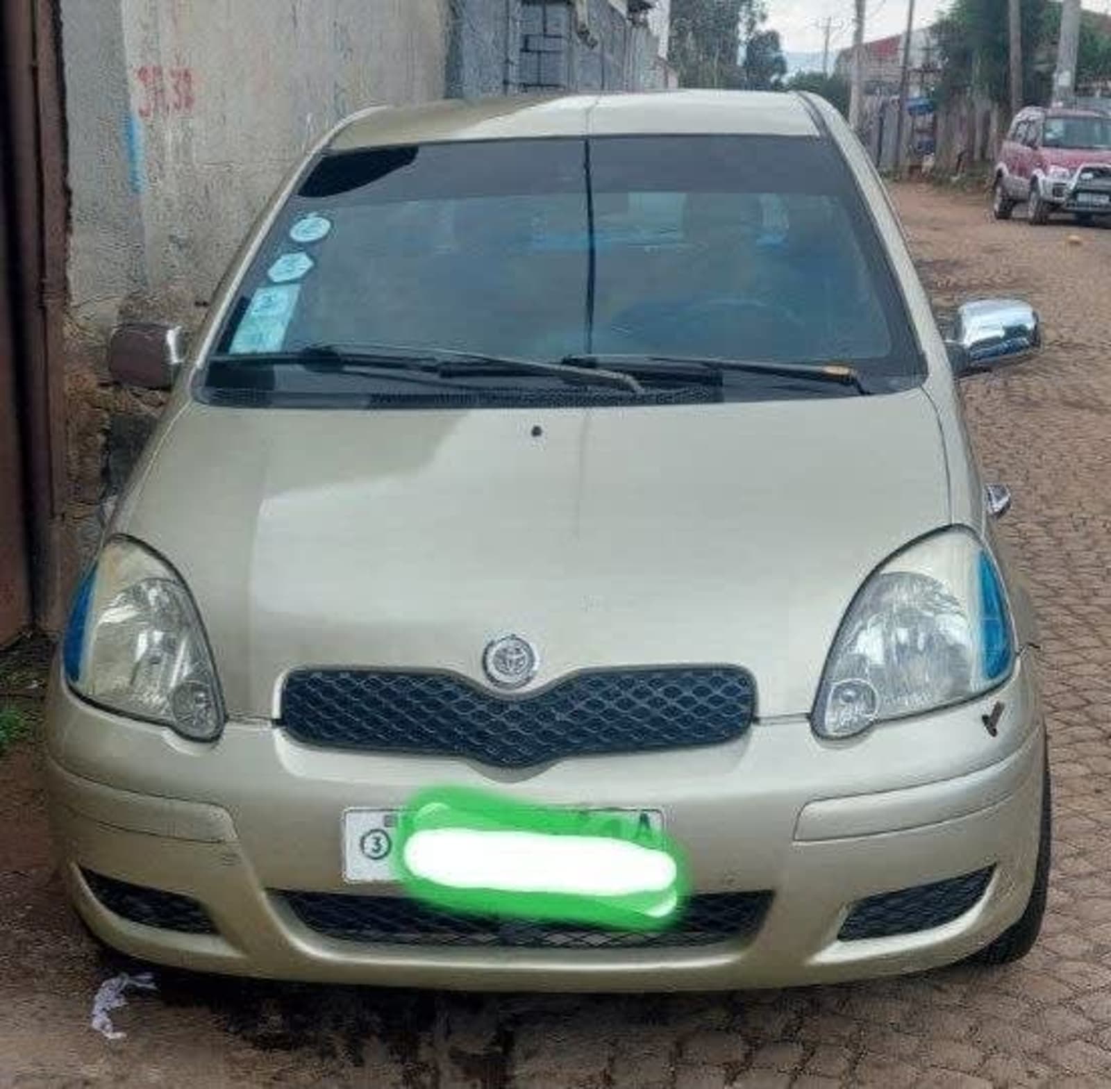 2004 Toyota Vitz — photo 4