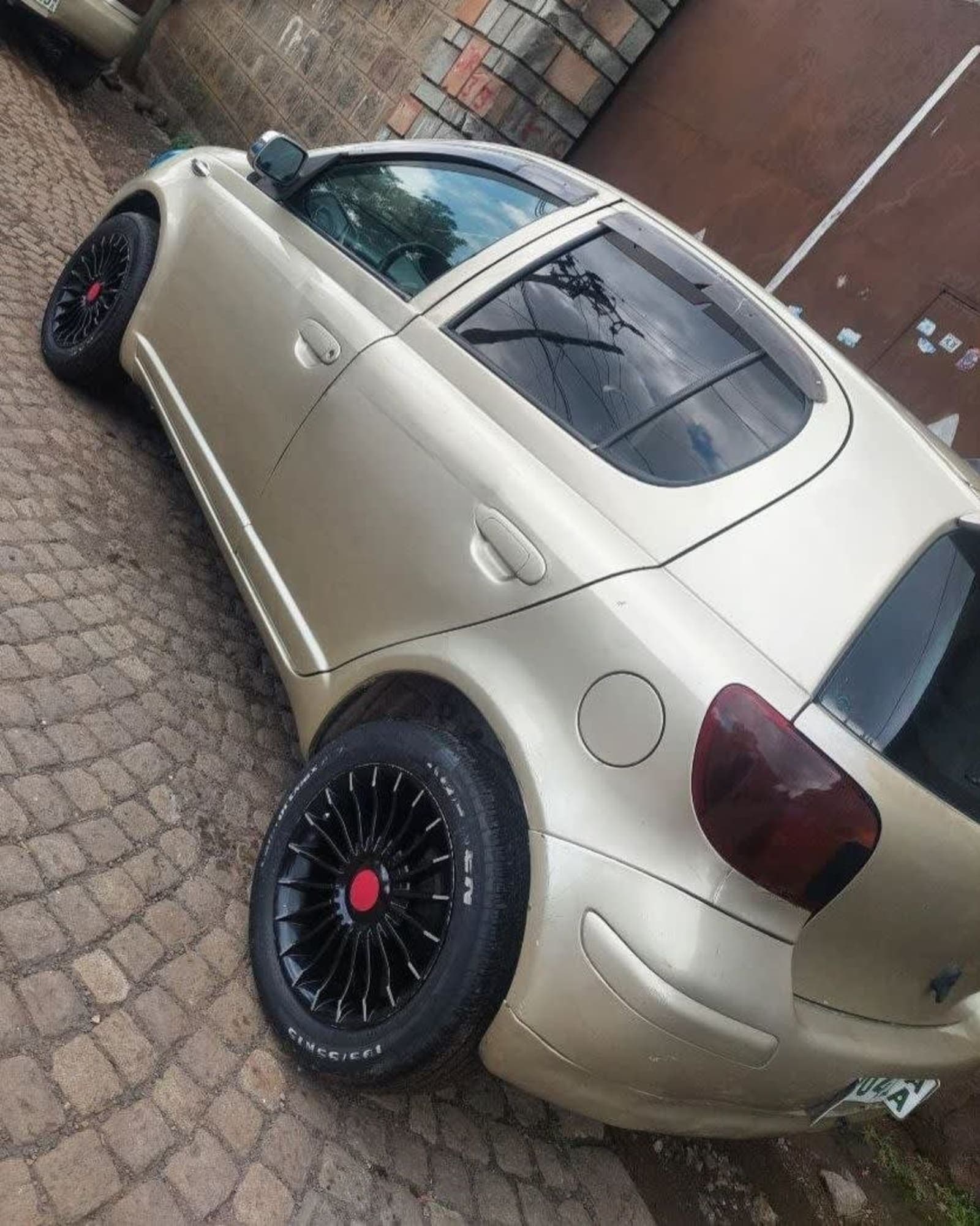 2004 Toyota Vitz — photo 5