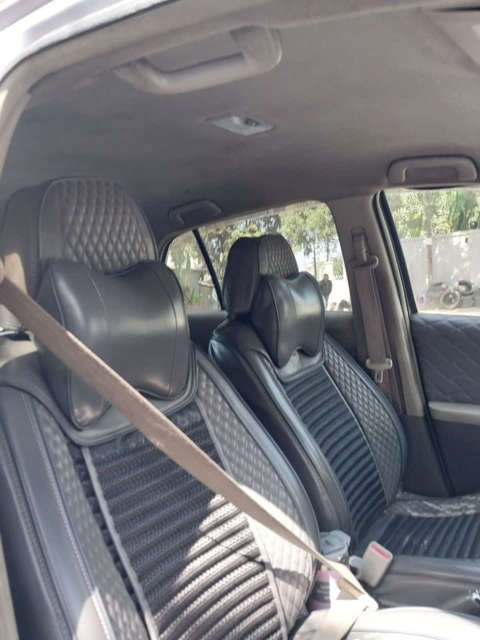 2009 Toyota Yaris compact — photo 2