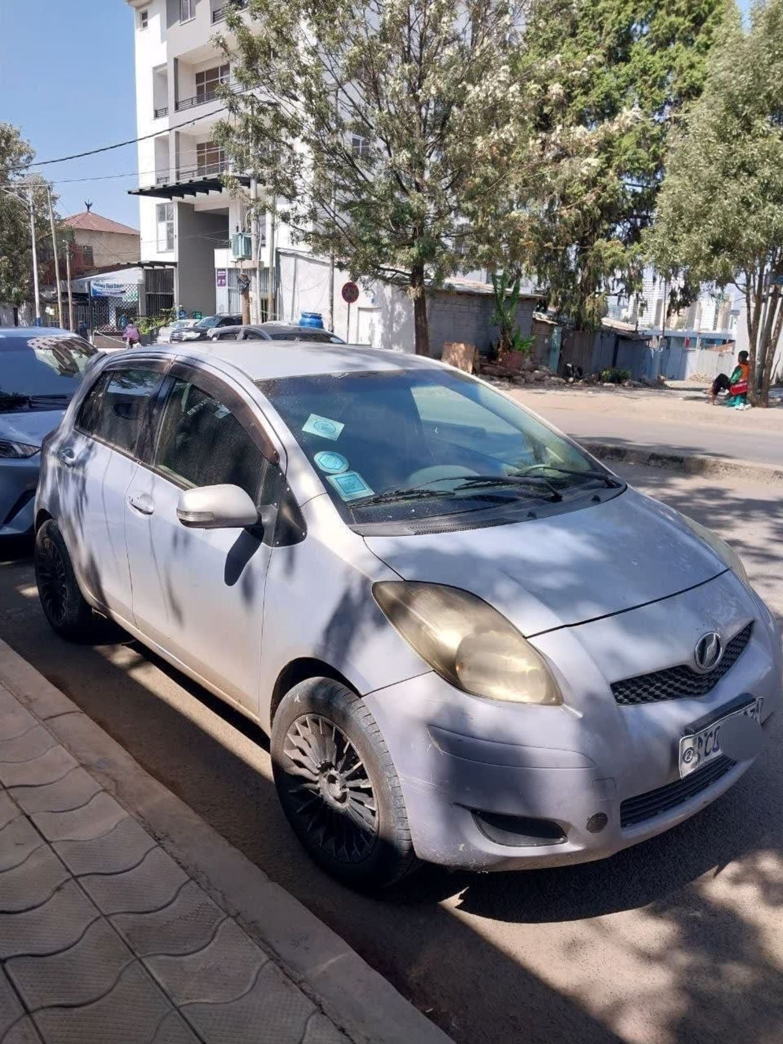 2009 Toyota Yaris compact — photo 5