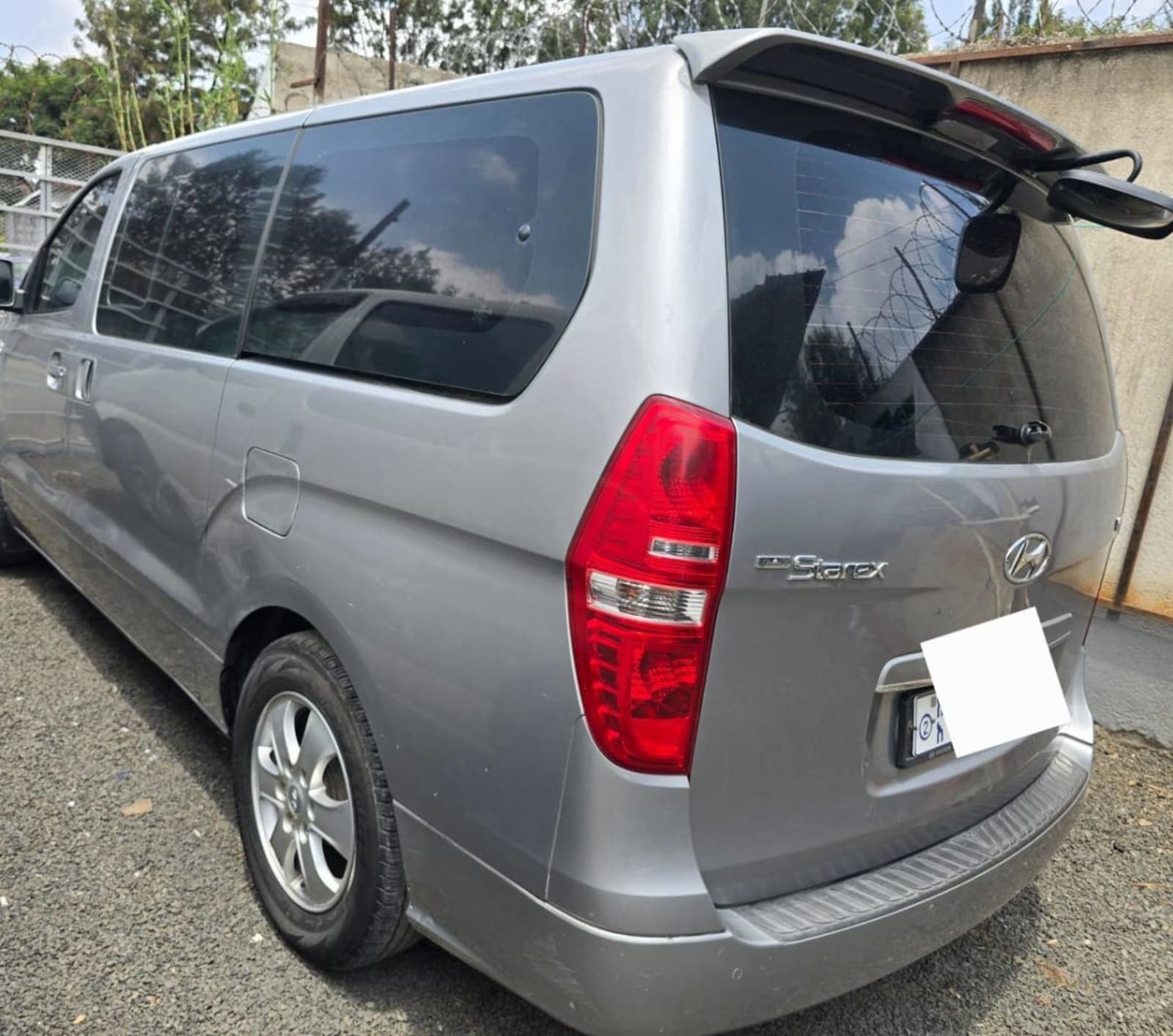 2021 Hyundai Grand Starex — photo 2