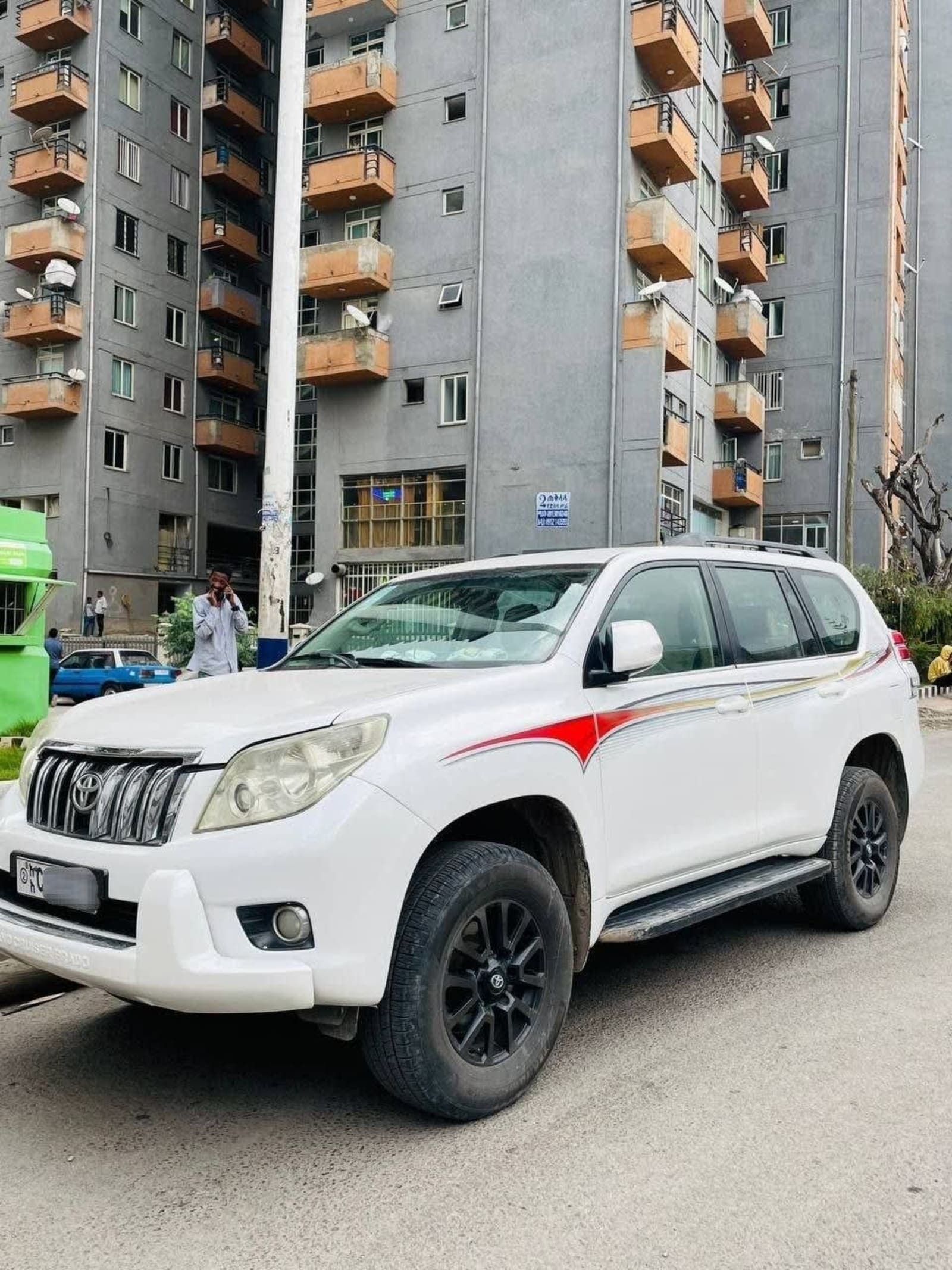 2012 Toyota Land Cruiser Prado — photo 4