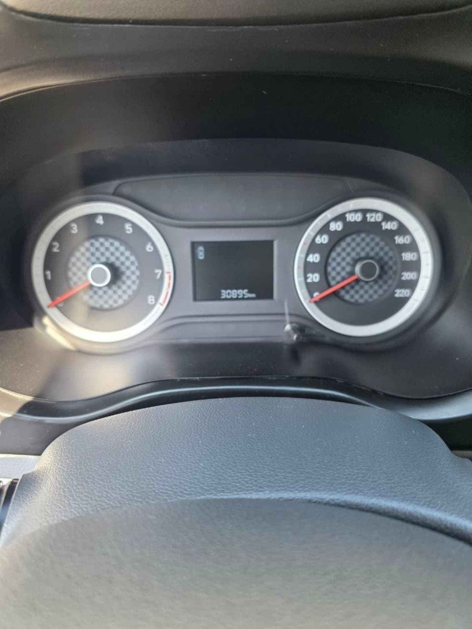 2022 Hyundai Grand i10 — photo 3