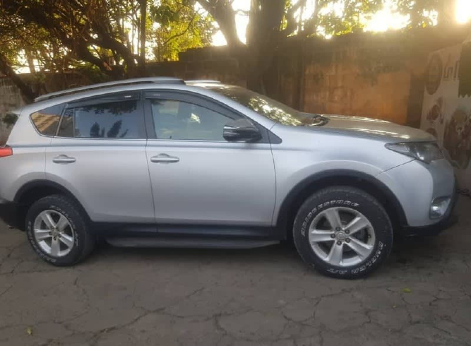 2013 Toyota Rav4 — photo 2