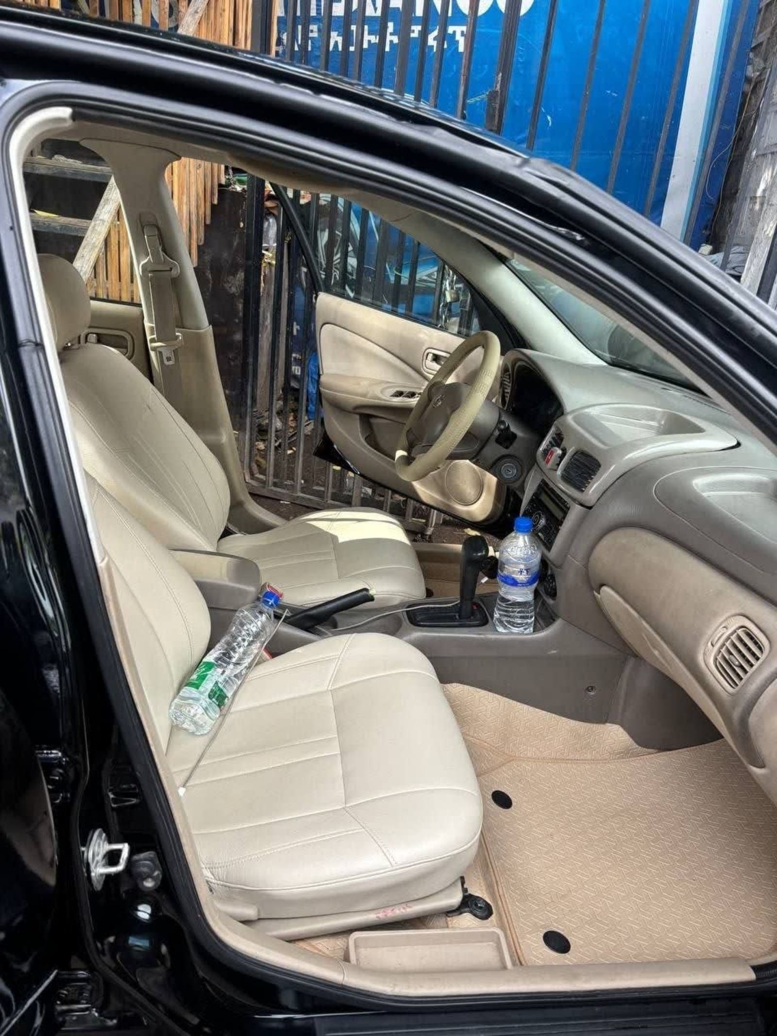 2010 Nissan Sunny — photo 4