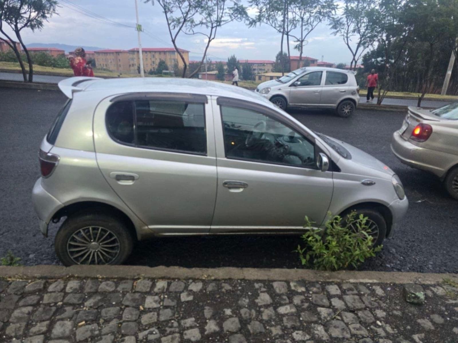 2001 Toyota Vitz — photo 3