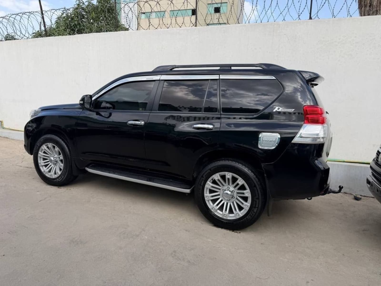 2014 Toyota Landcruiser Prado — photo 2