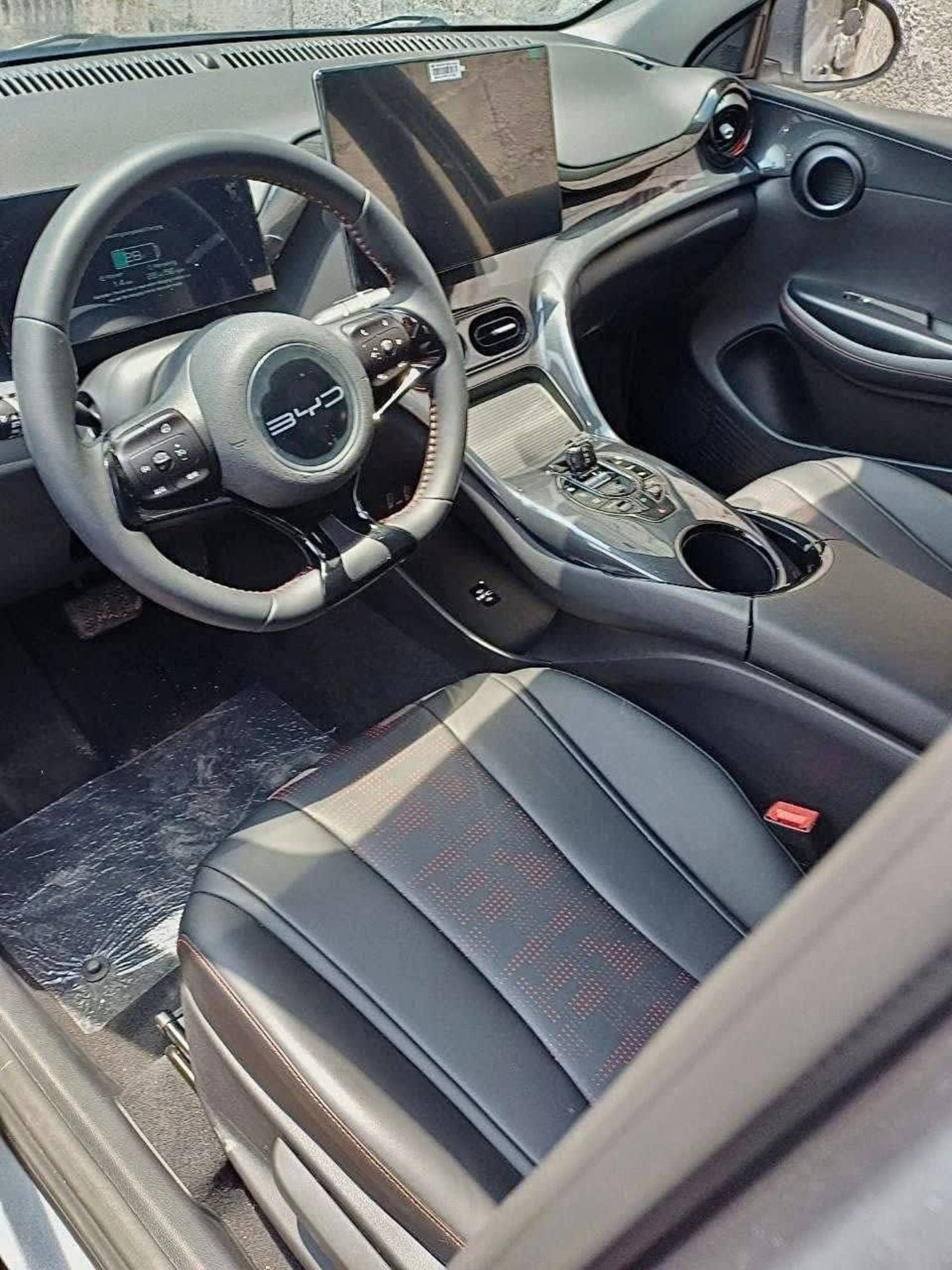 2025 BYD E2