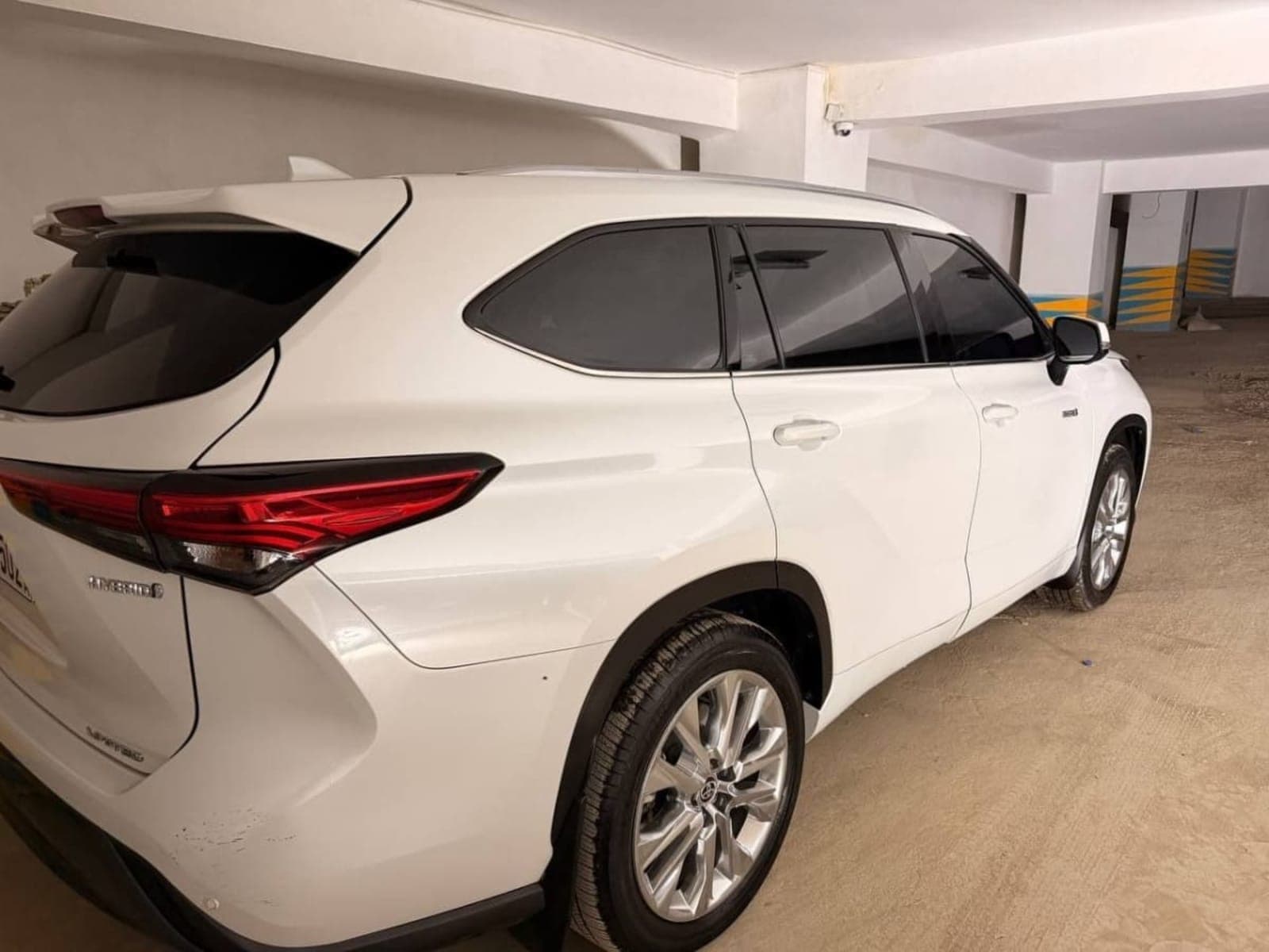 2023 Toyota Highlander Limited — photo 2