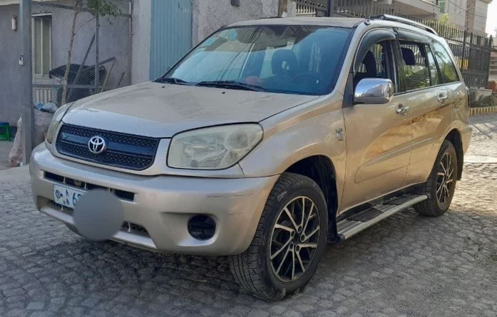2005 Toyota RAV4 — photo 2
