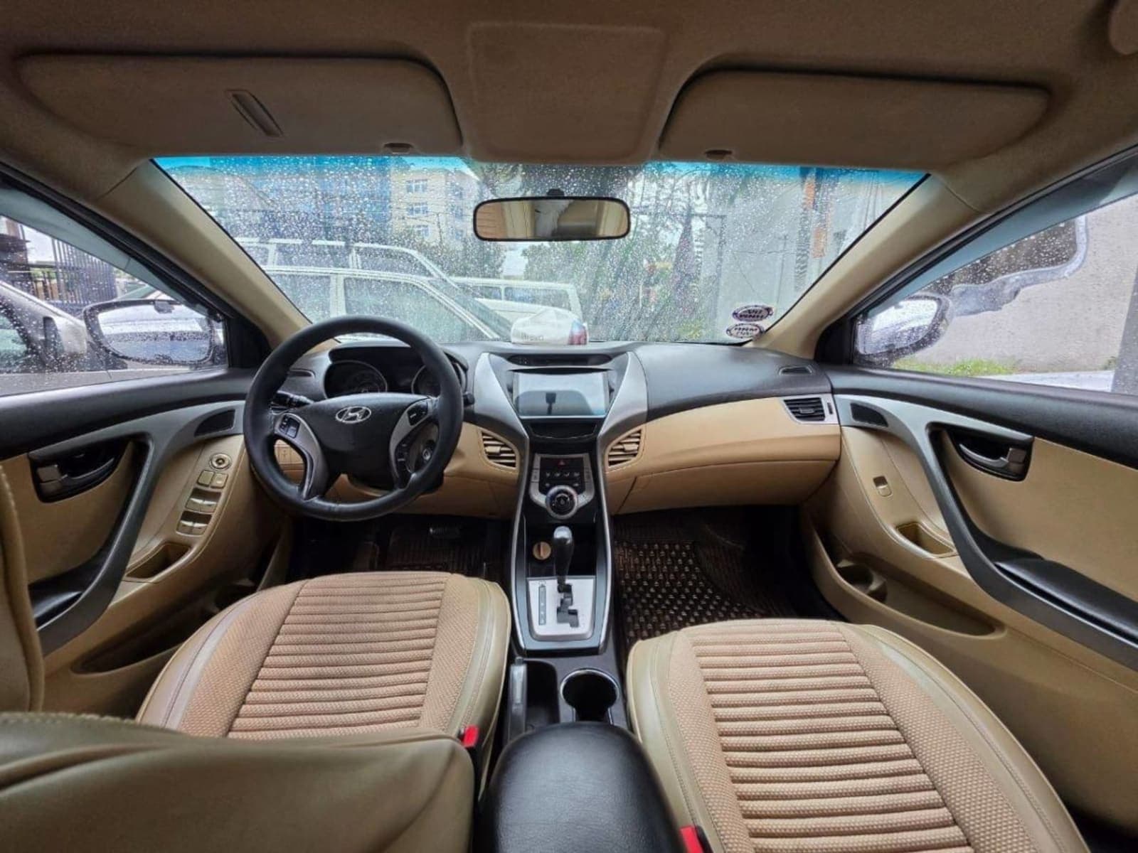 2013 Hyundai Elantra โ photo 2