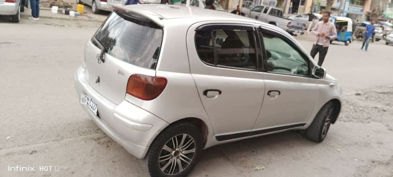 2002 Toyota Vitz — photo 4