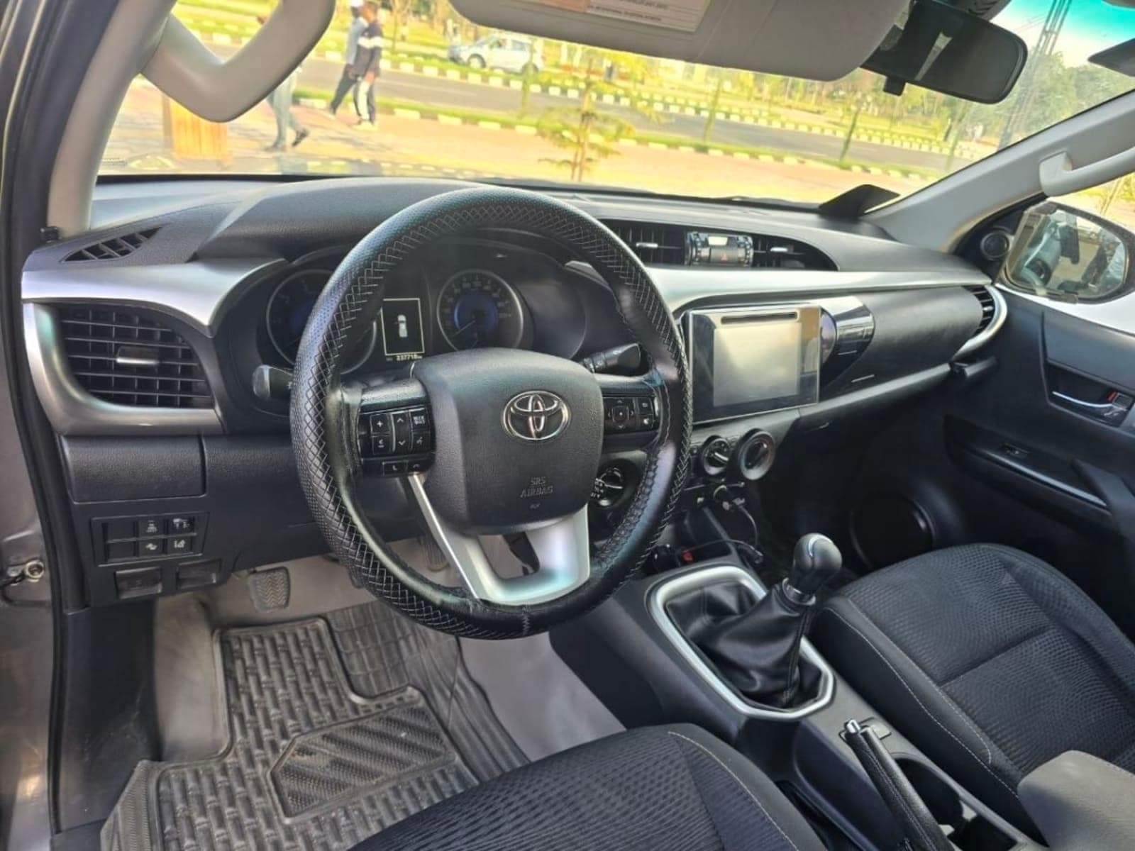2016 Toyota Hilux Kingcab — photo 8