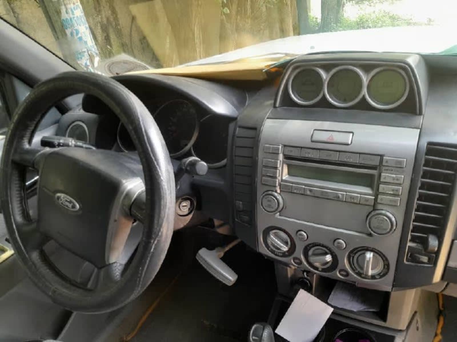2011 Ford Ranger Double Cab (luxury)