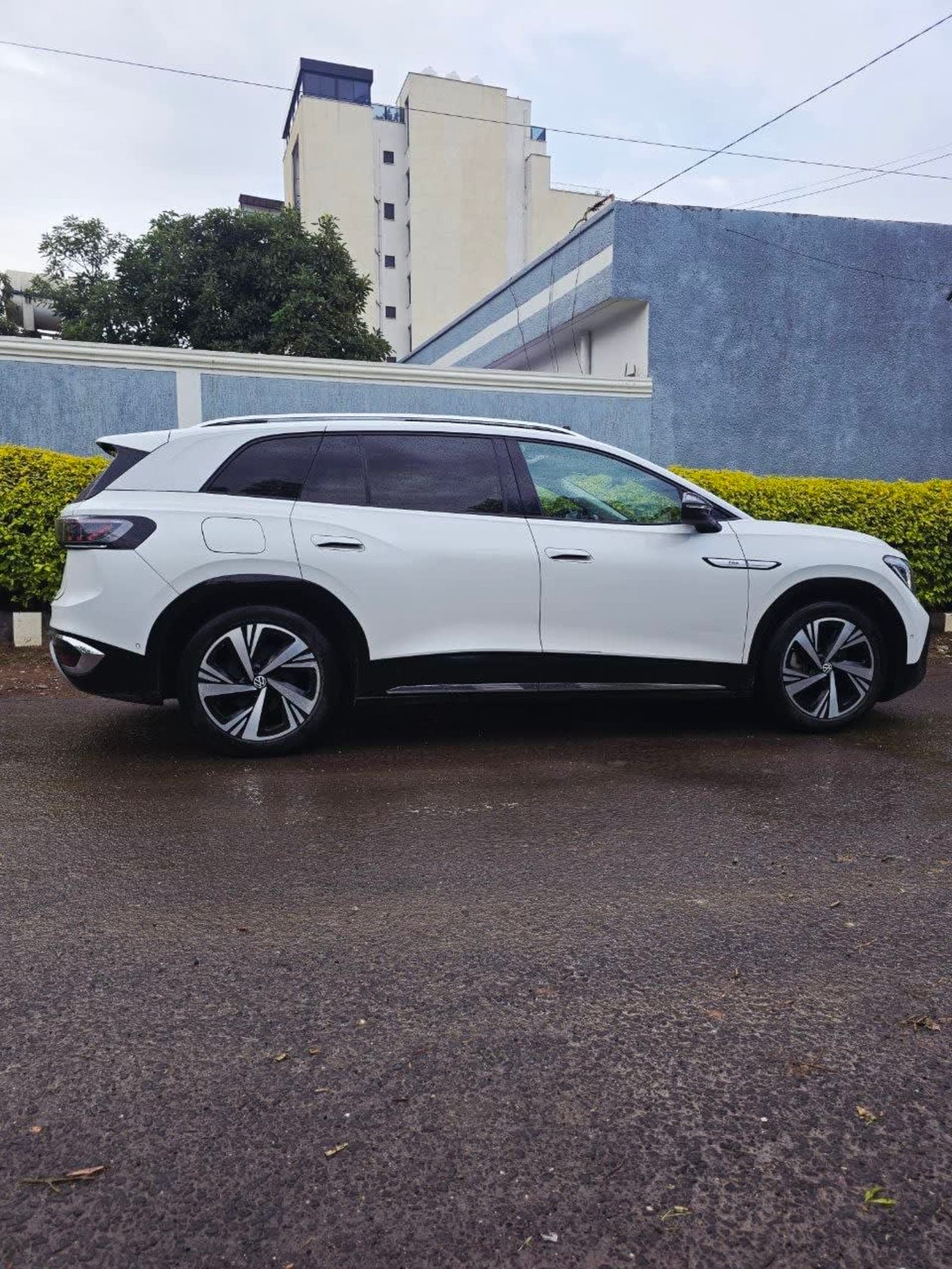 2024 VOLKSWAGEN ID.6 Crozz Pro EV — photo 2