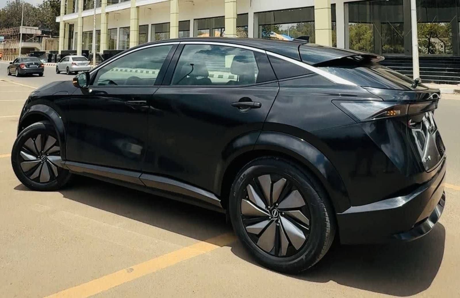 2023 Nissan ARIYA — photo 2