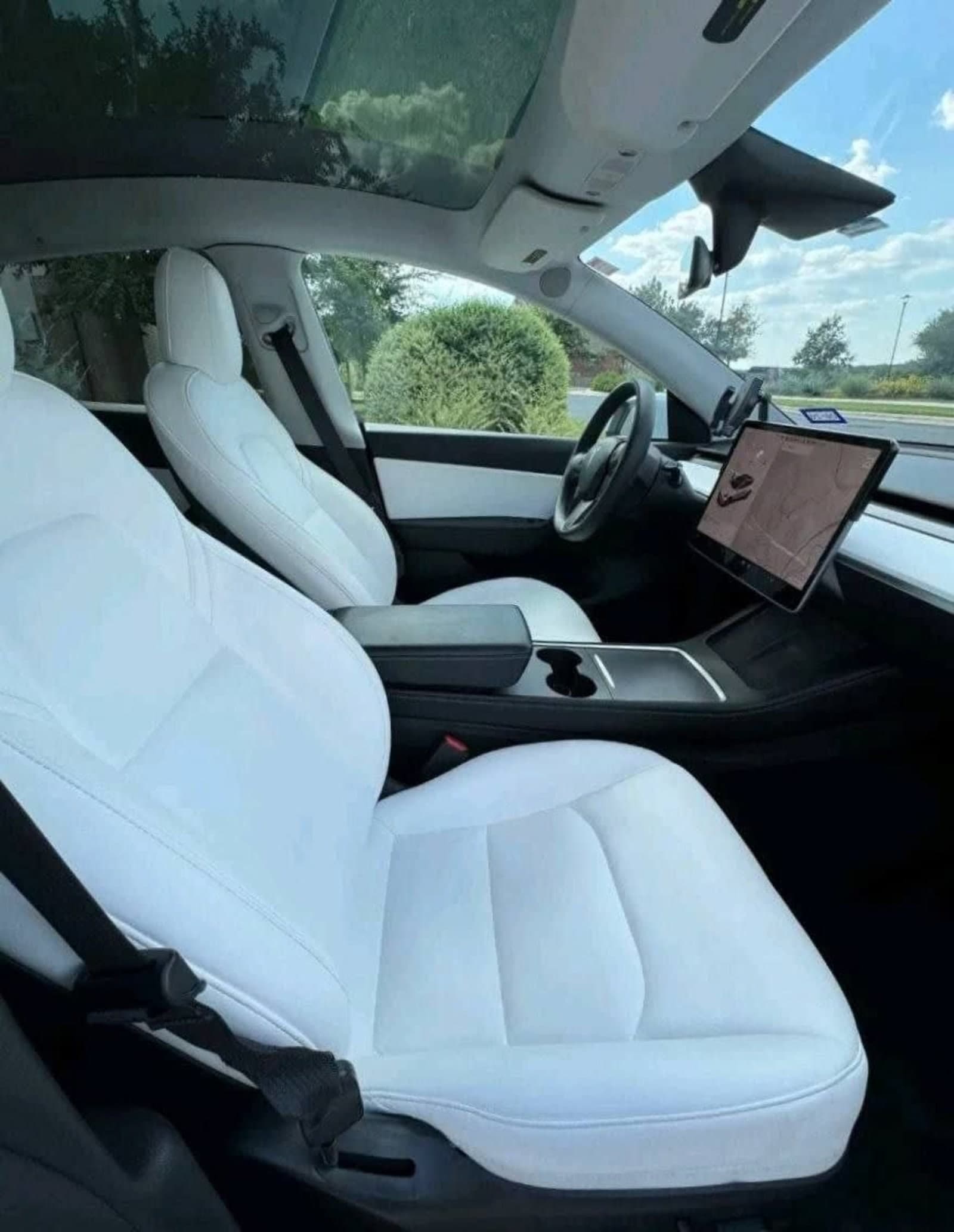 2023 Tesla Model Y — photo 4