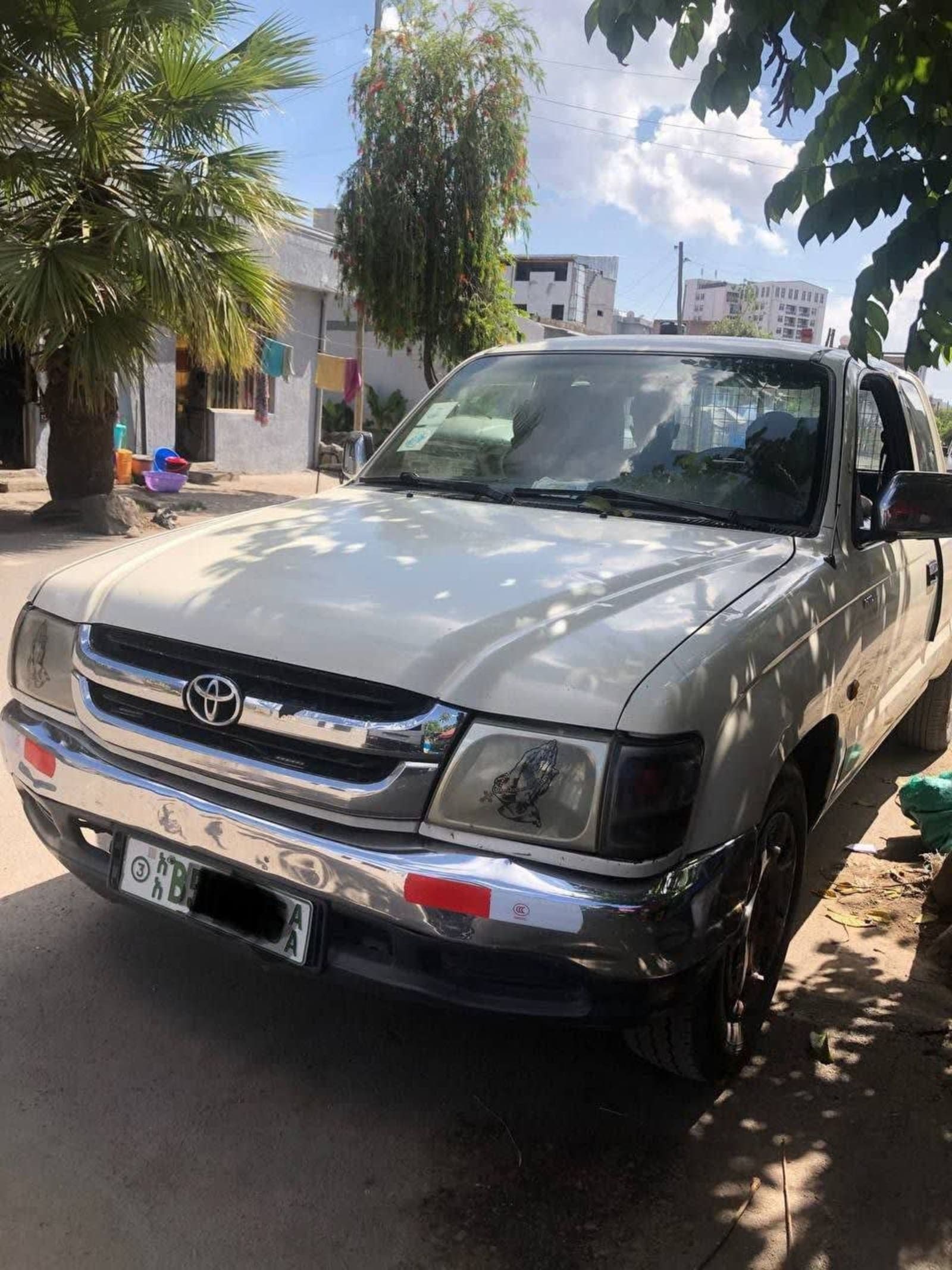 2002 Toyota Hilux — photo 2