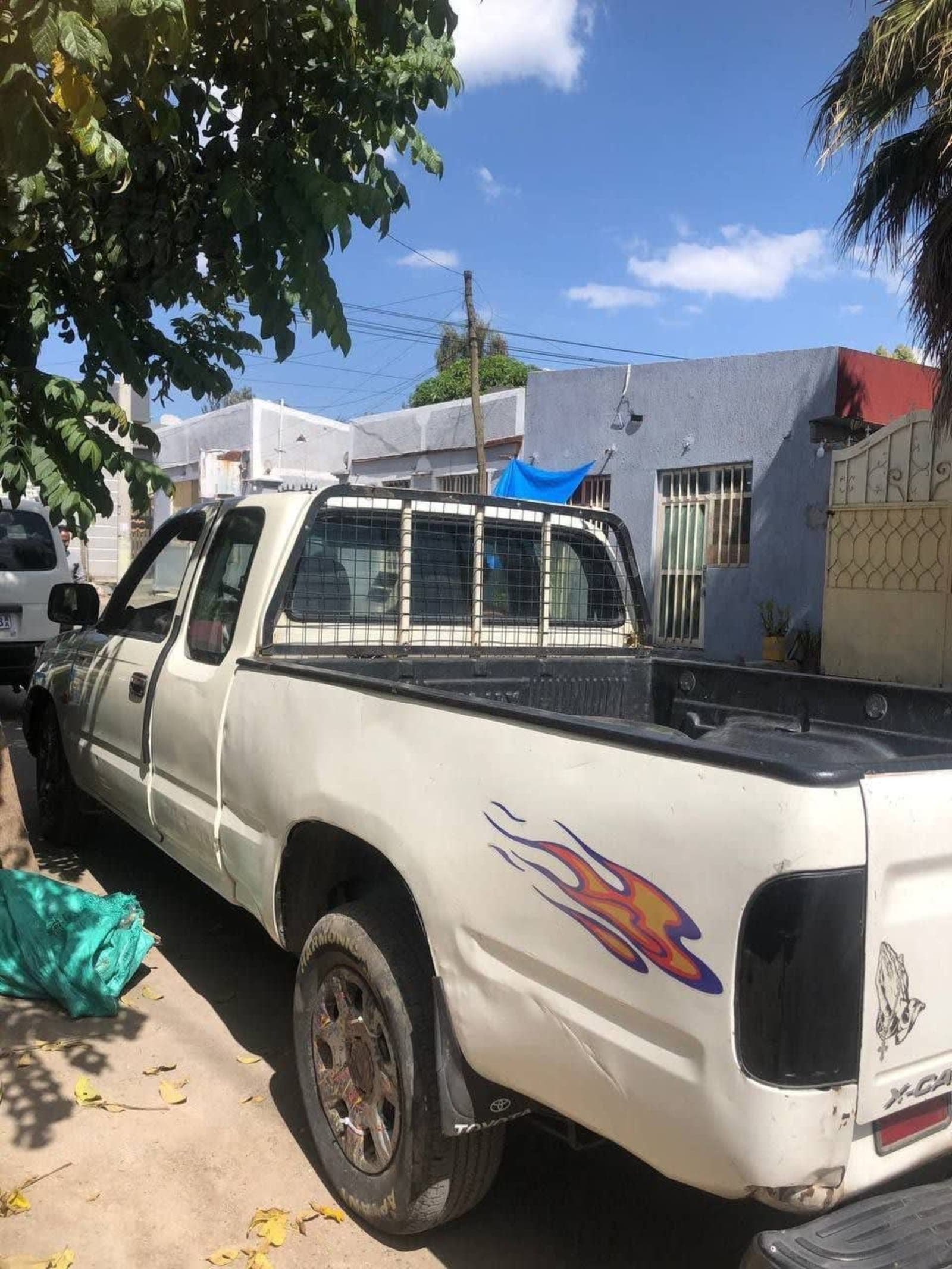 2002 Toyota Hilux — photo 6