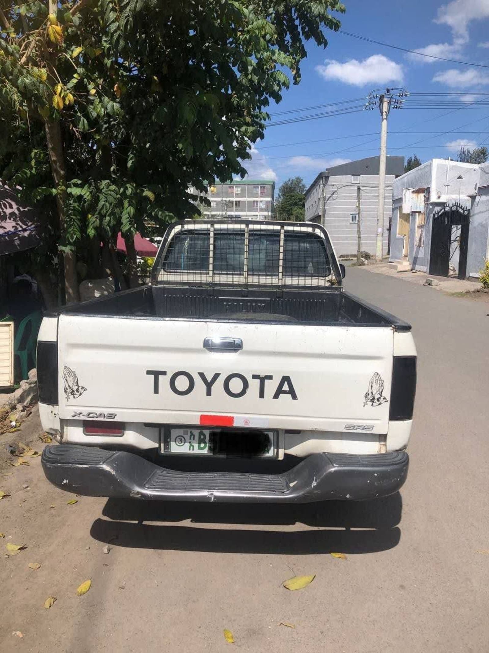 2002 Toyota Hilux — photo 7