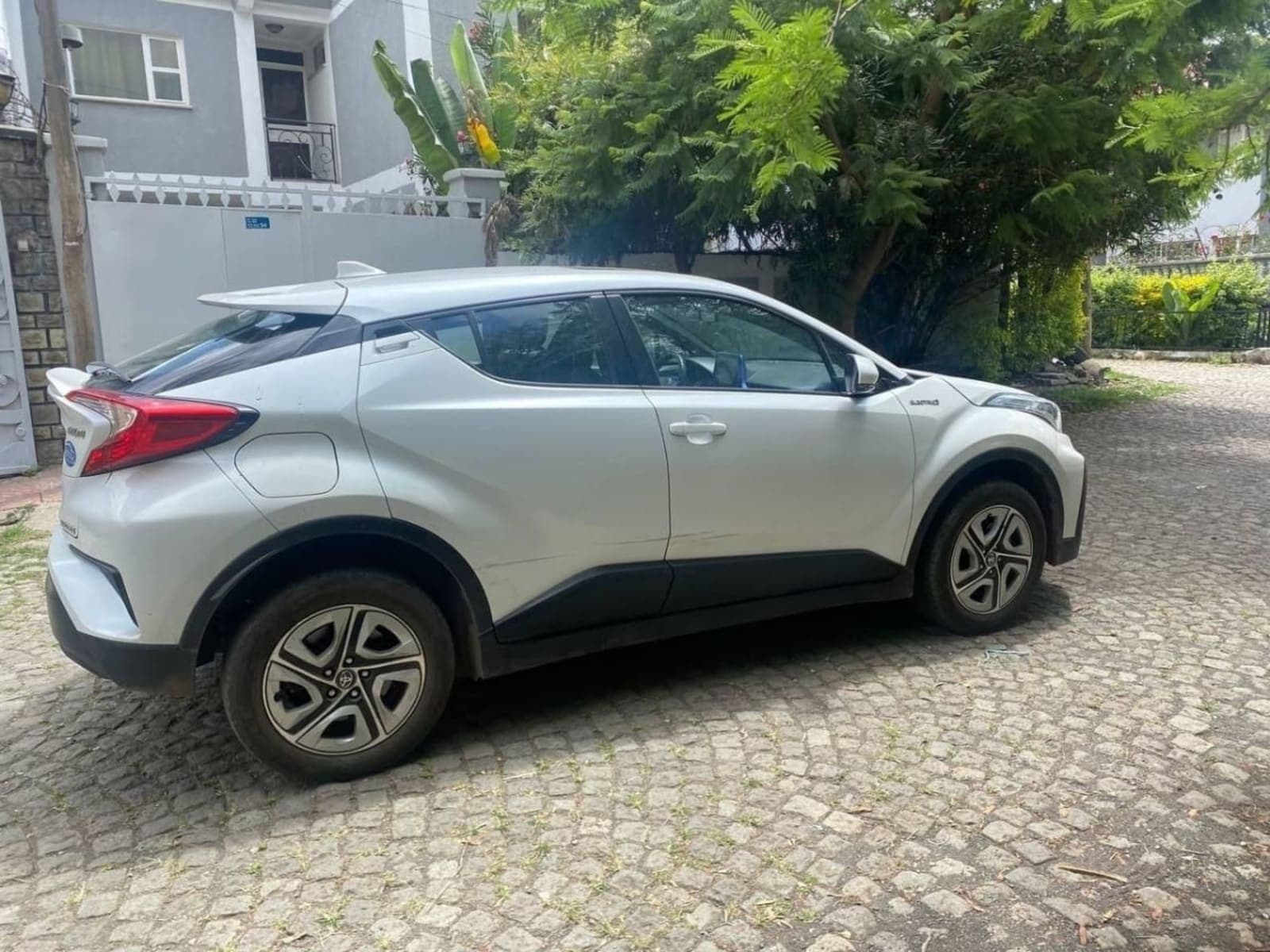 2023 Toyota CHR EV — photo 3