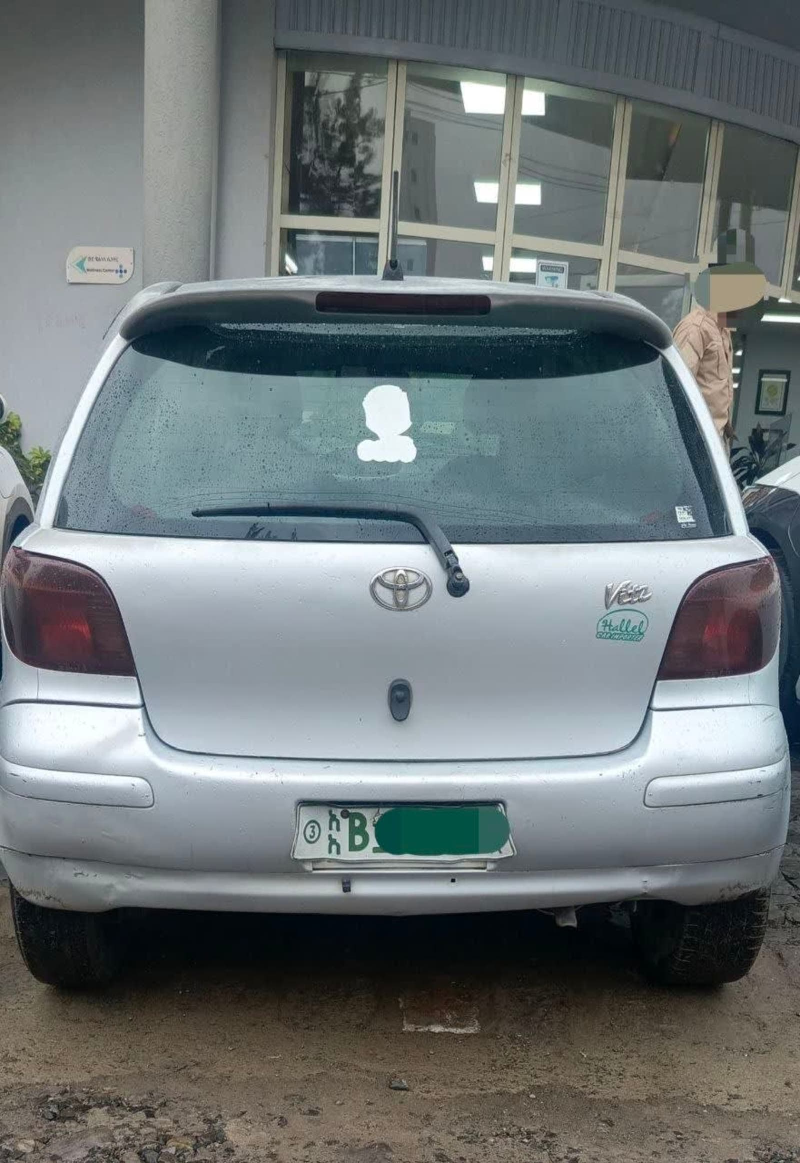 2004 Toyota Vitz — photo 5