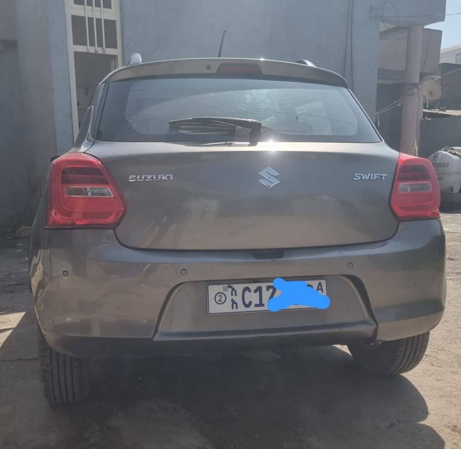 2022 Suzuki Swift — photo 2